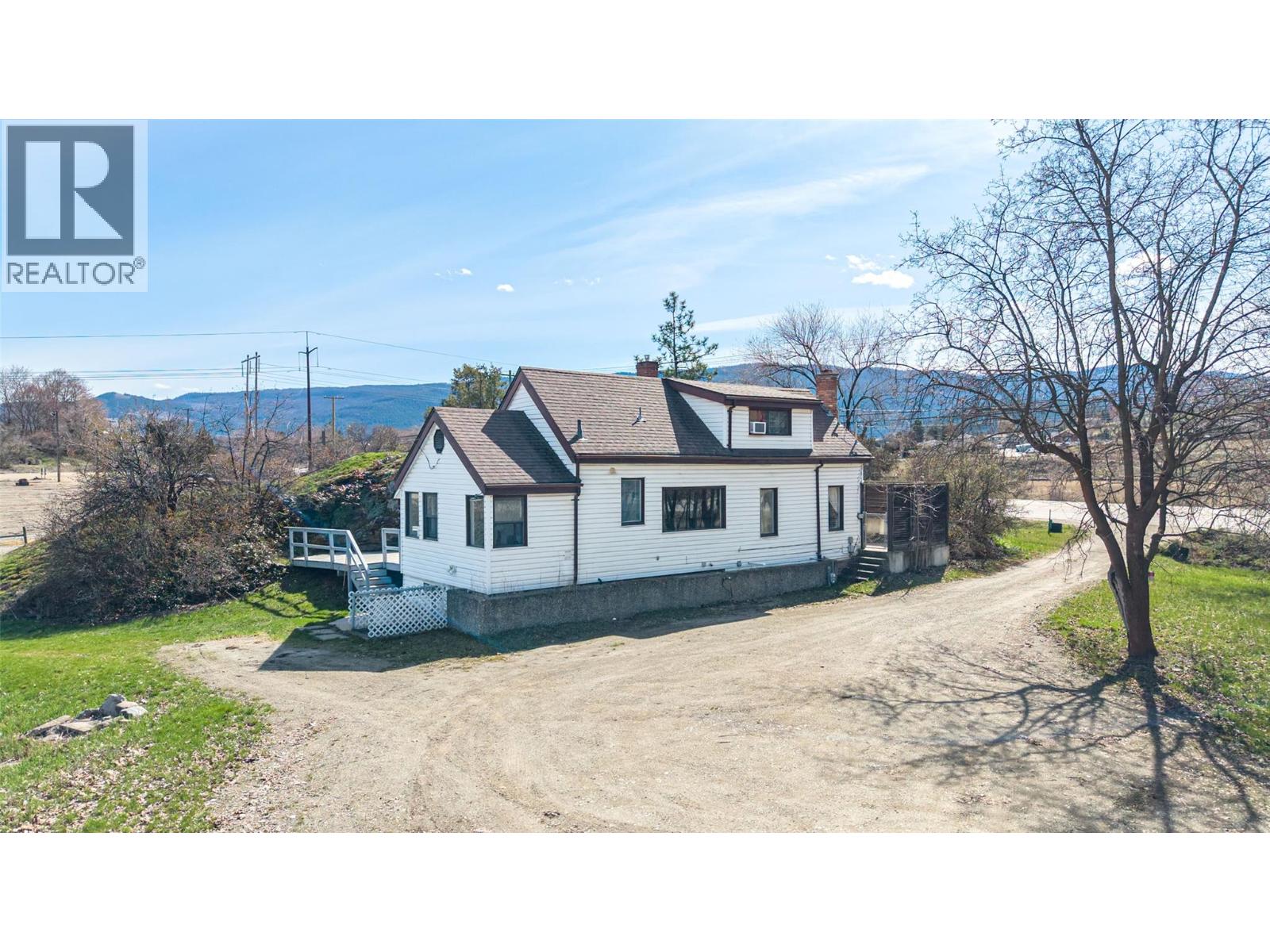 10091 6 Highway Property Photo 1