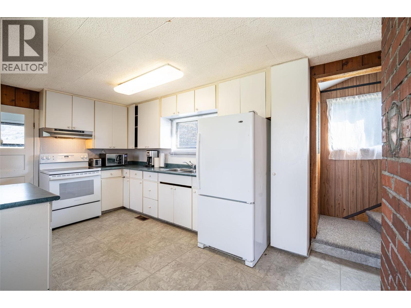 10091 6 Highway Property Photo 9