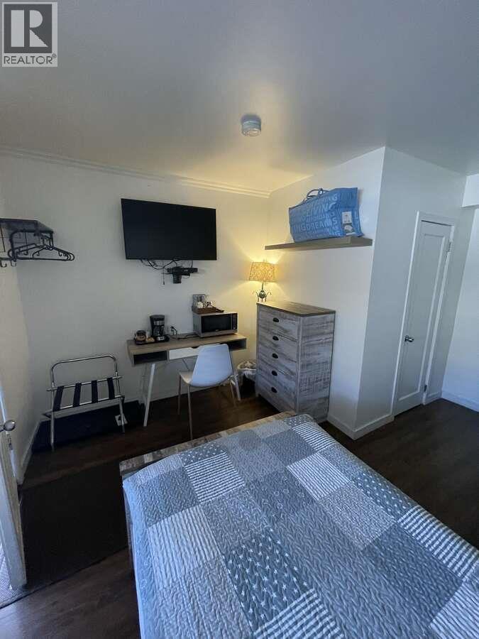1197 Collins Road Property Photo 10