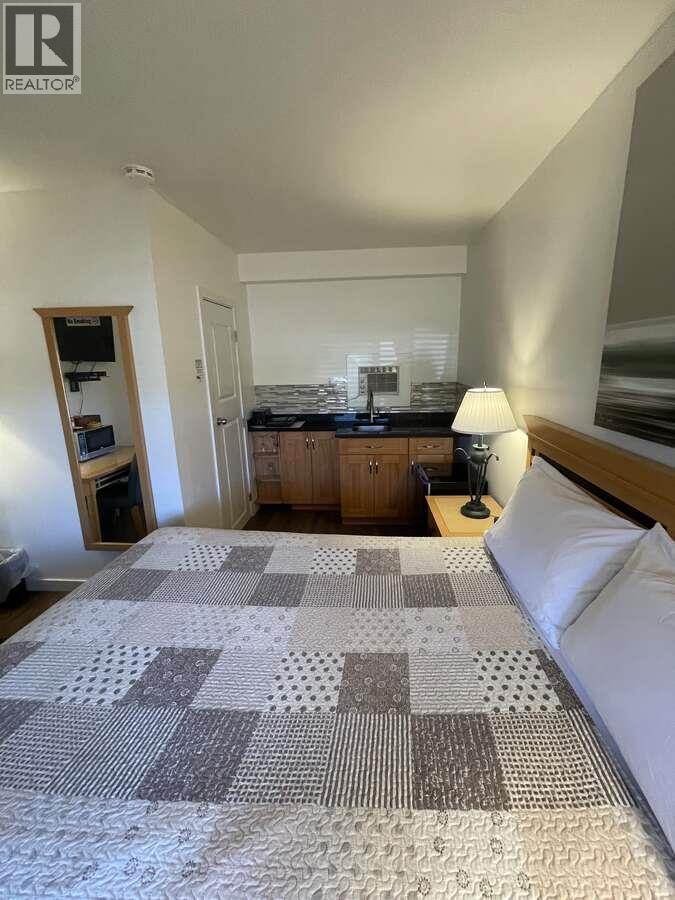 1197 Collins Road Property Photo 15