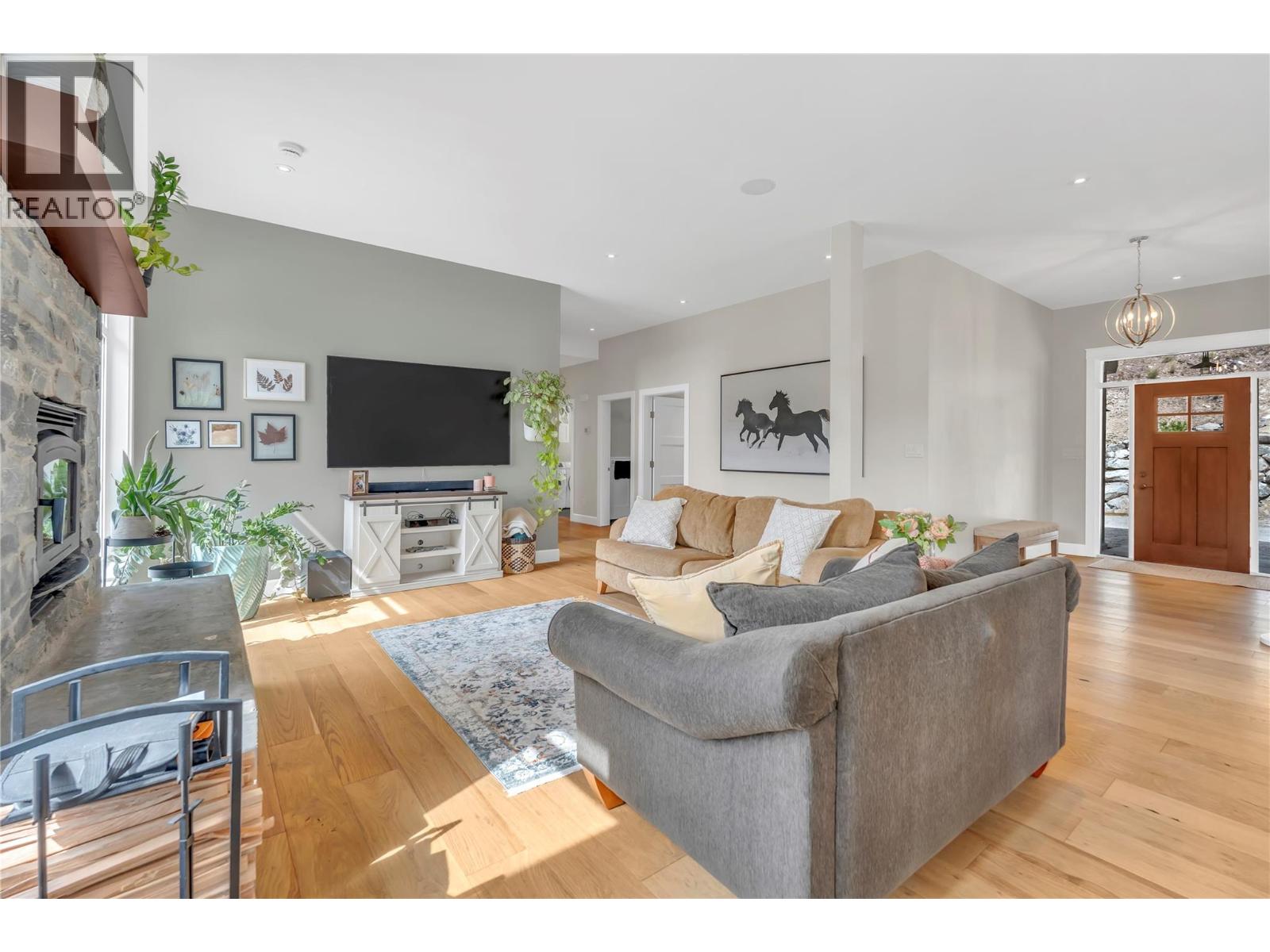8388 Princeton Summerland Road Property Photo 16