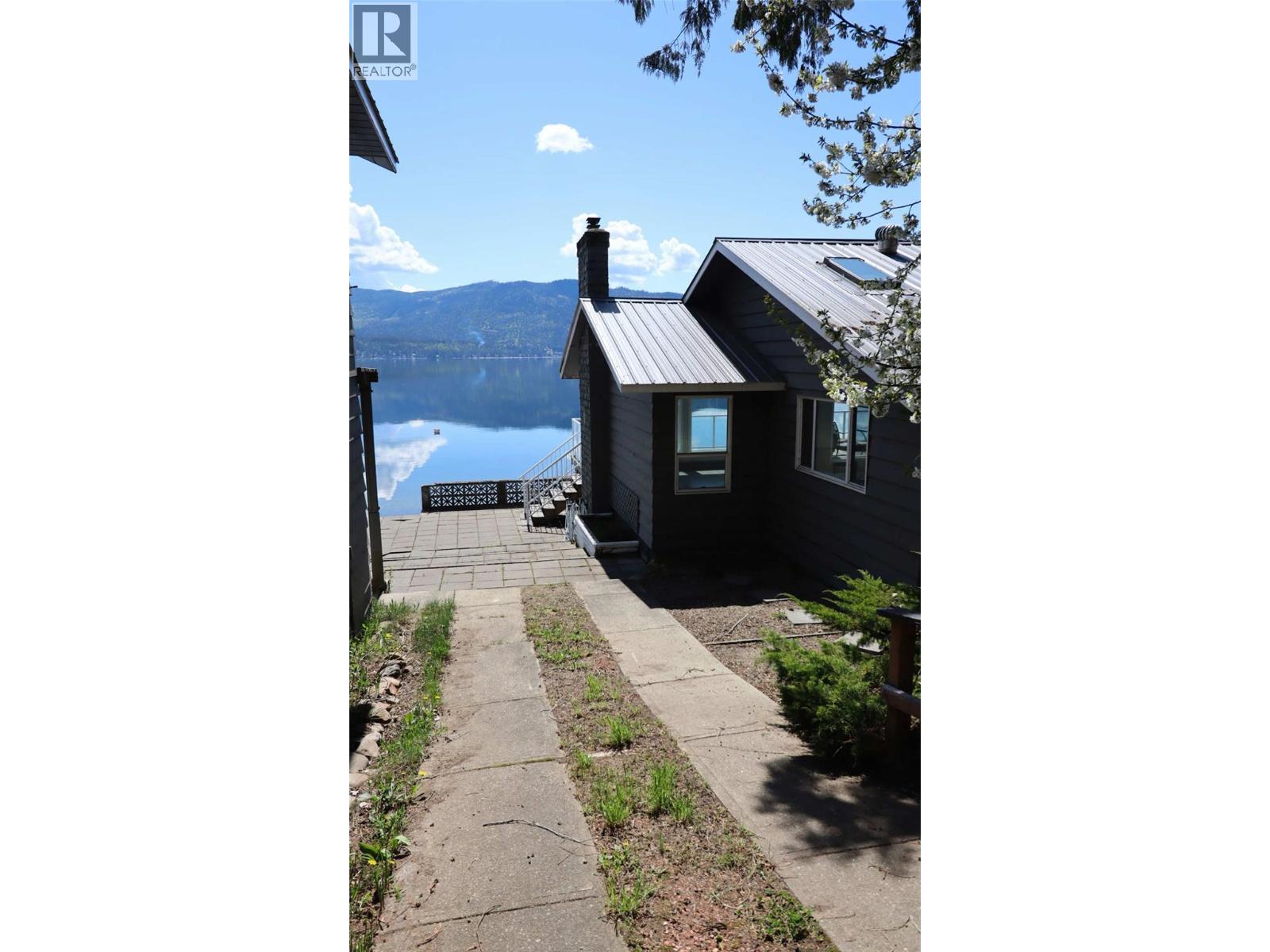 6726 Squilax Anglemont Road Property Photo 10