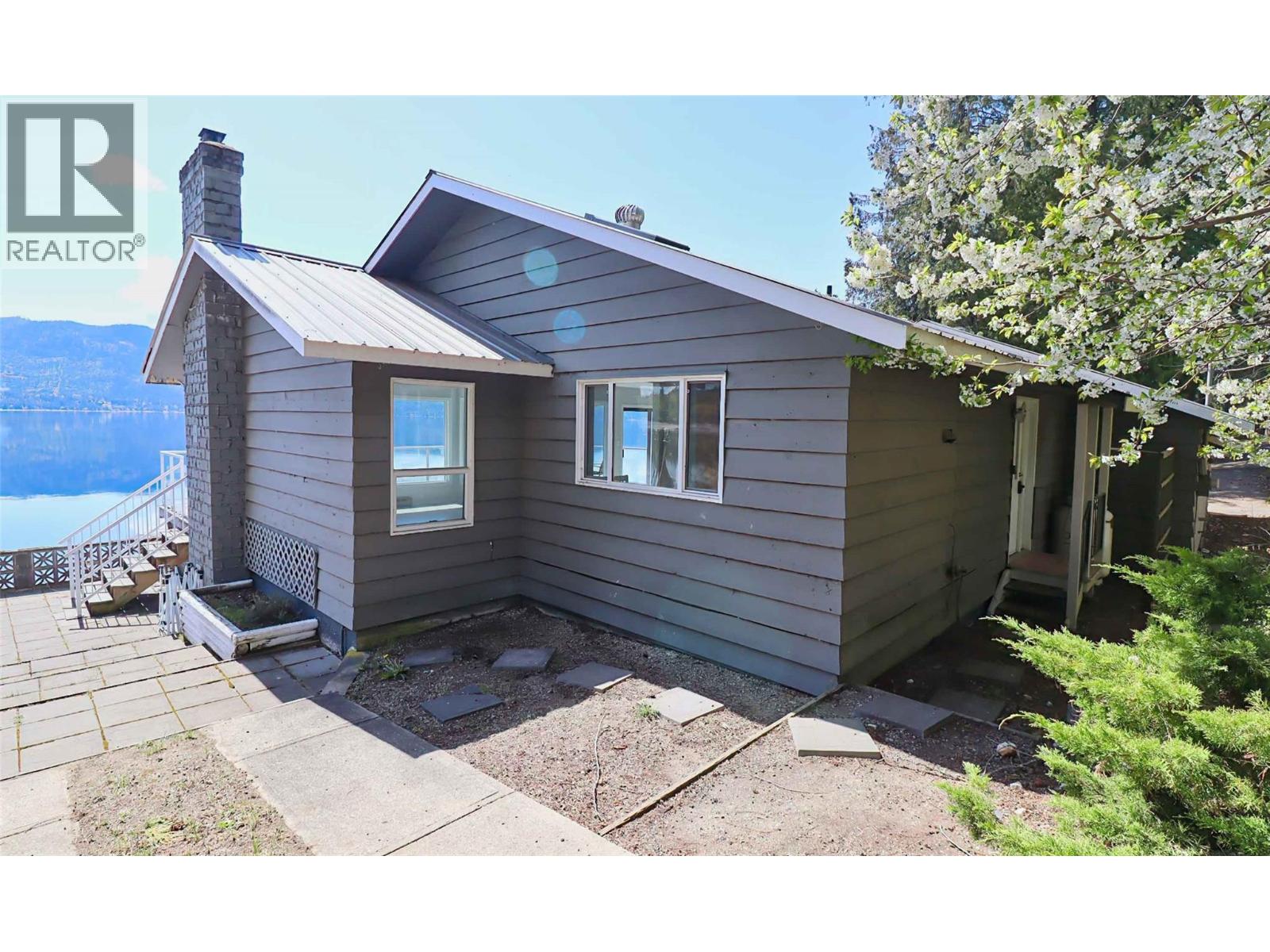 6726 Squilax Anglemont Road Property Photo 11