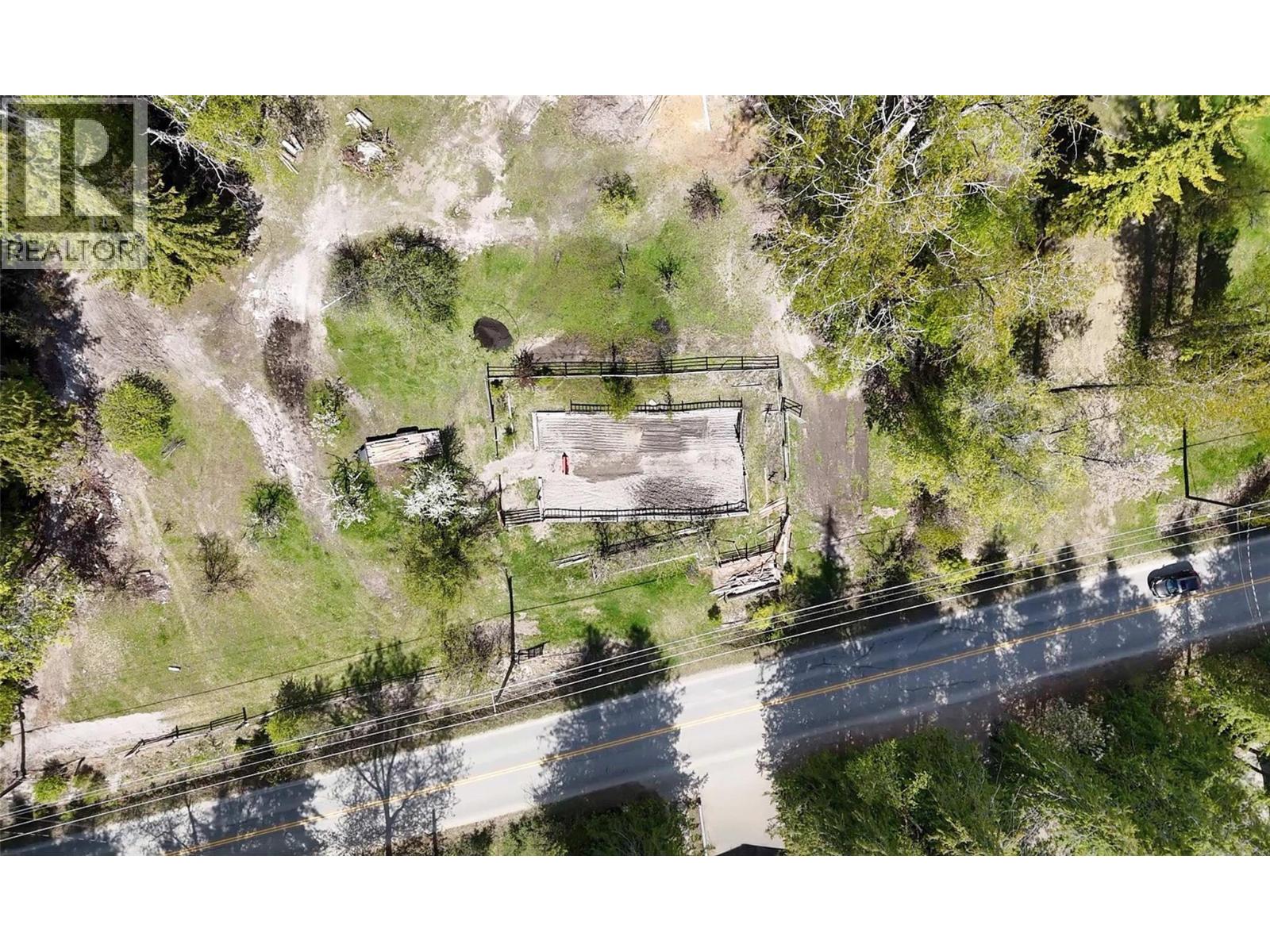 6726 Squilax Anglemont Road Property Photo 18