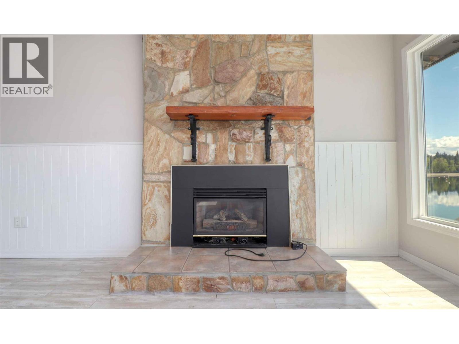 6726 Squilax Anglemont Road Property Photo 35