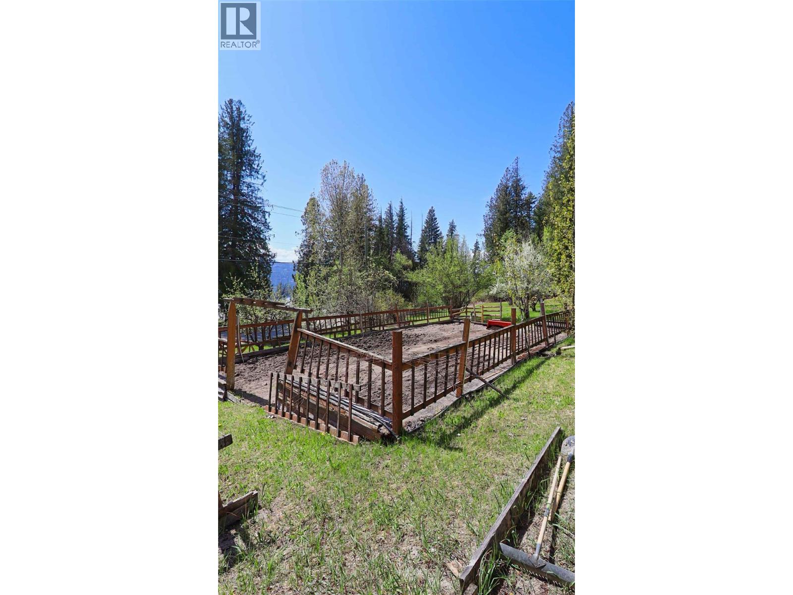 6726 Squilax Anglemont Road Property Photo 71