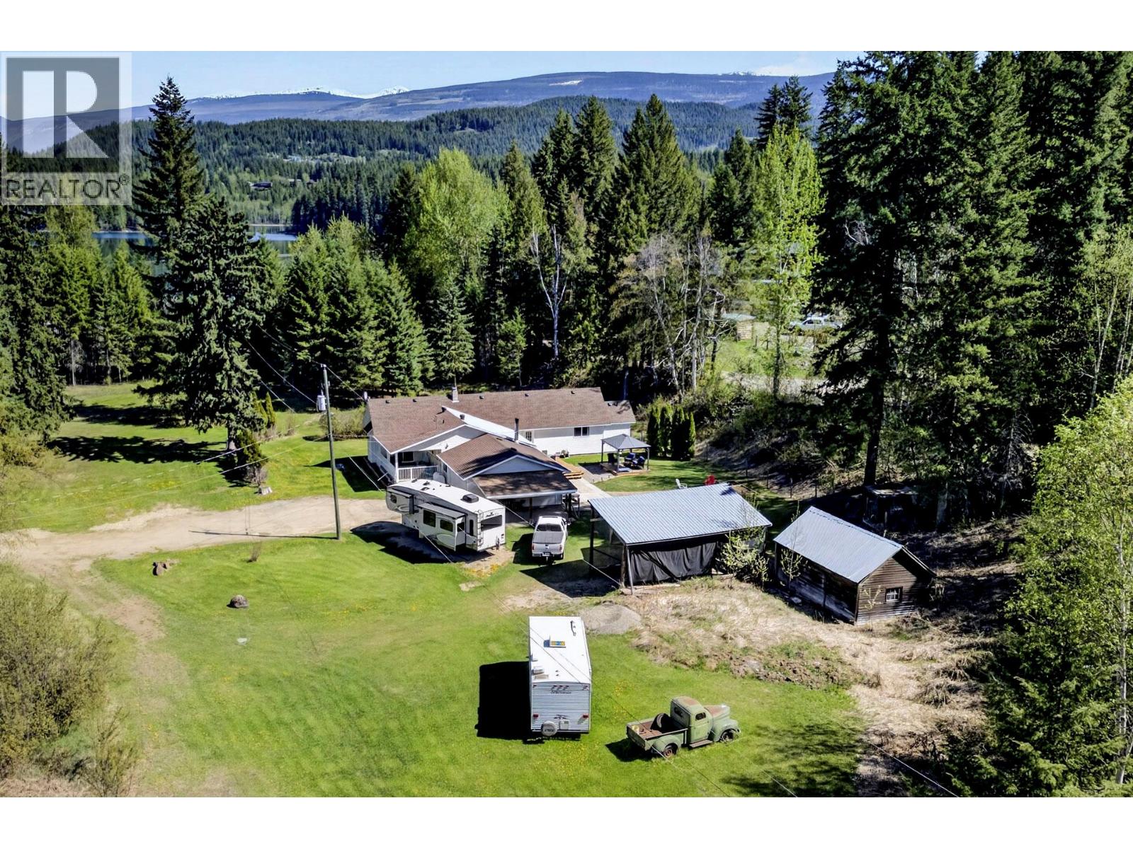 106e Old N Thompson Highway Property Photo 1