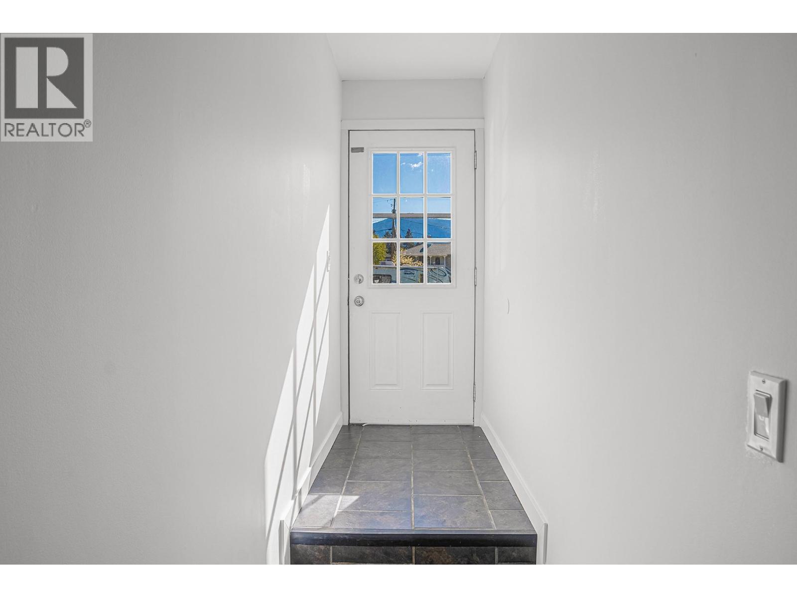 432 9th Avenue S Property Photo 15