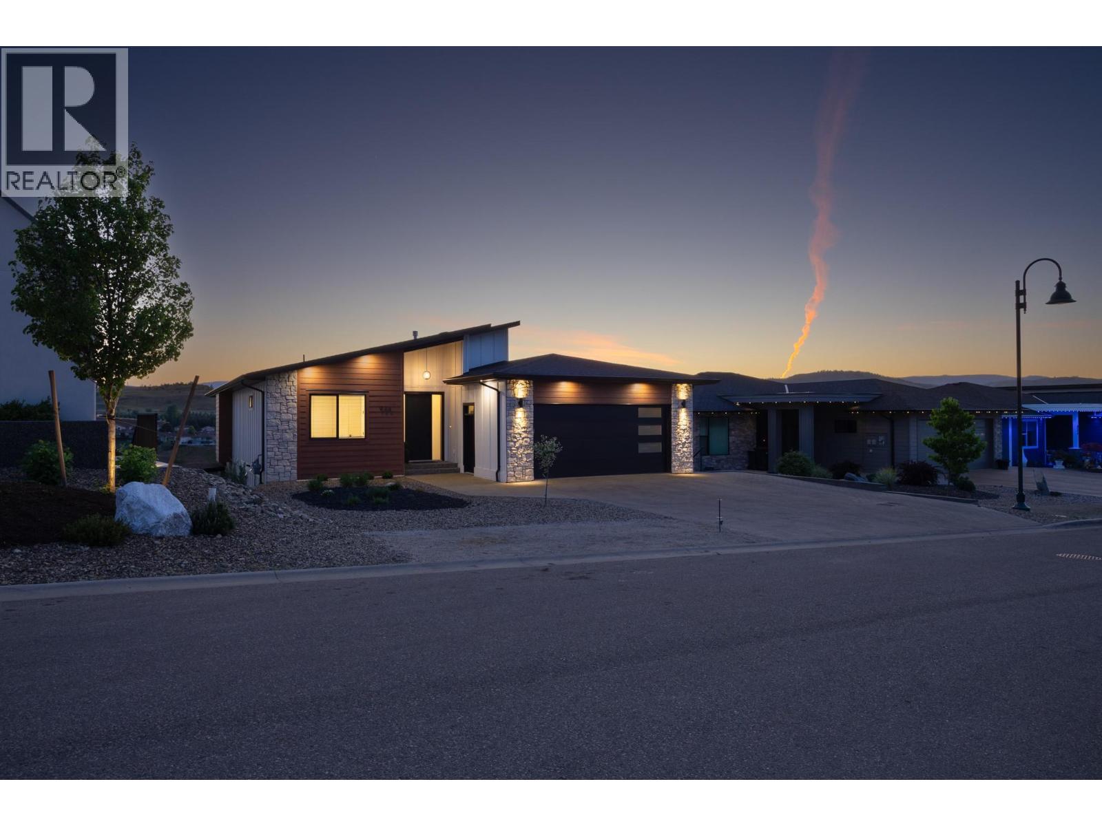 926 Mt Griffin Road Property Photo 1