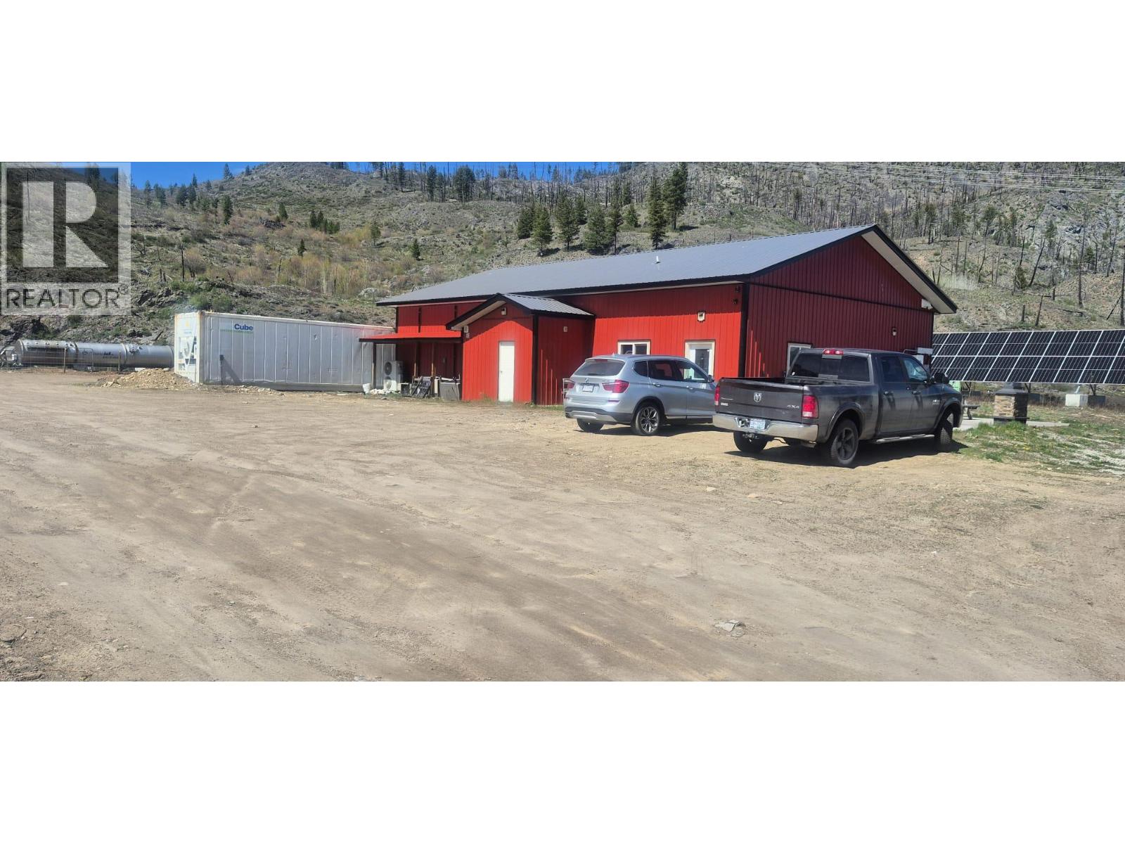 2825 33 Highway Property Photo 3