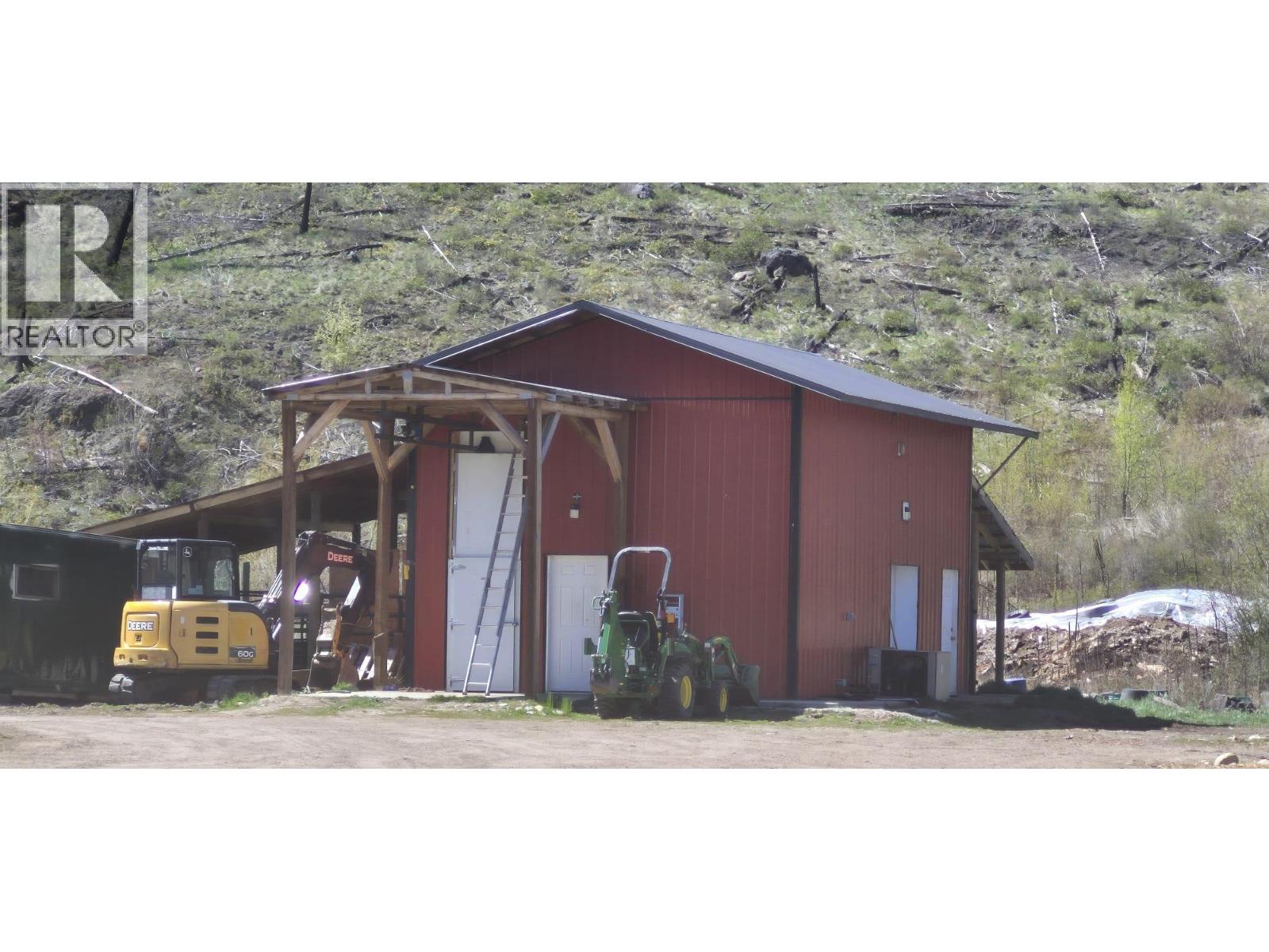 2825 33 Highway Property Photo 7