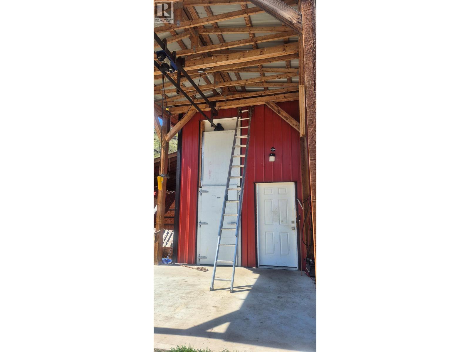 2825 33 Highway Property Photo 33