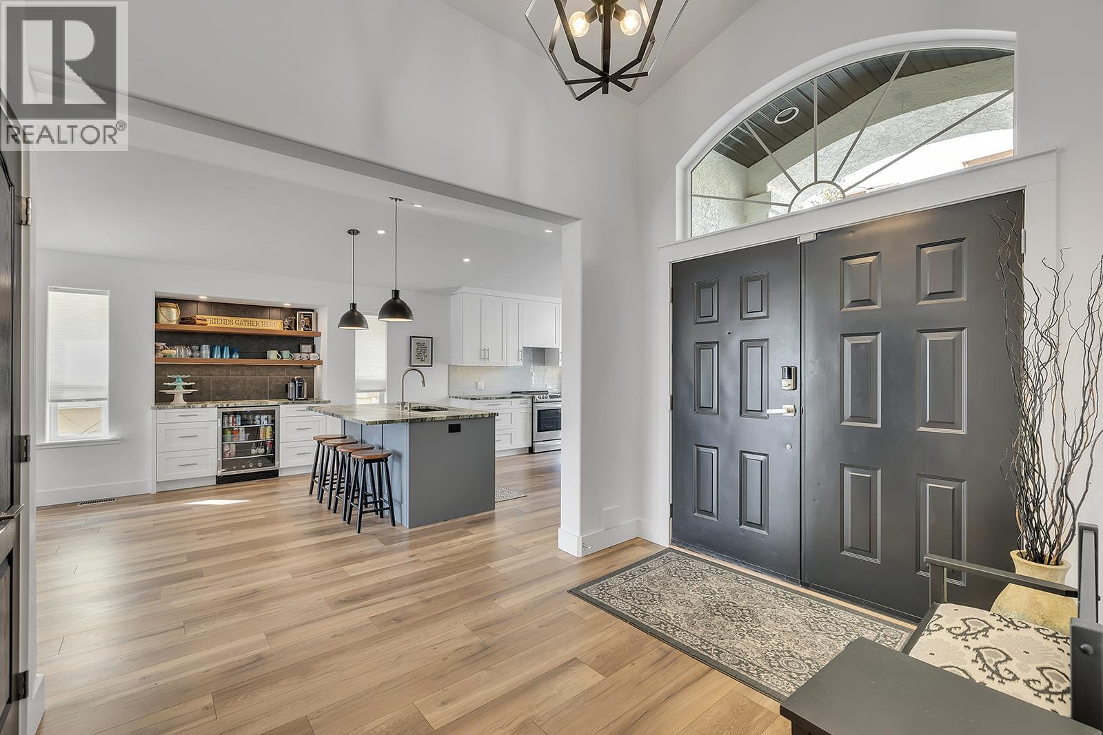 1405 Menu Road Property Photo 10