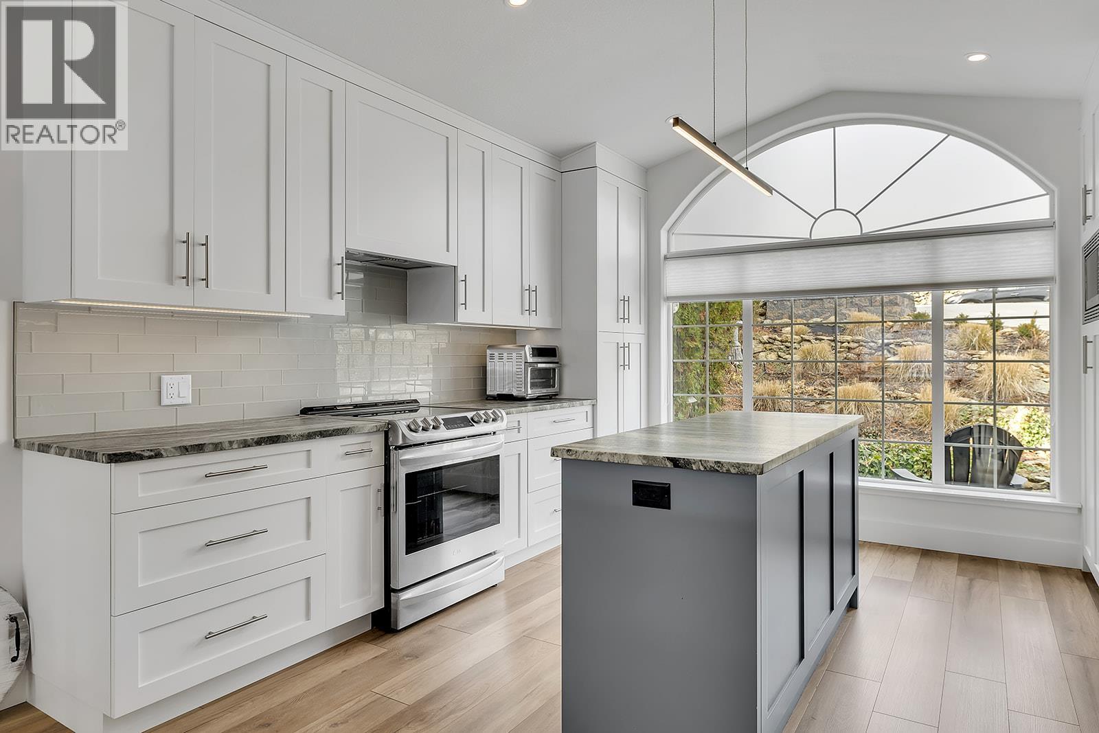 1405 Menu Road Property Photo 13