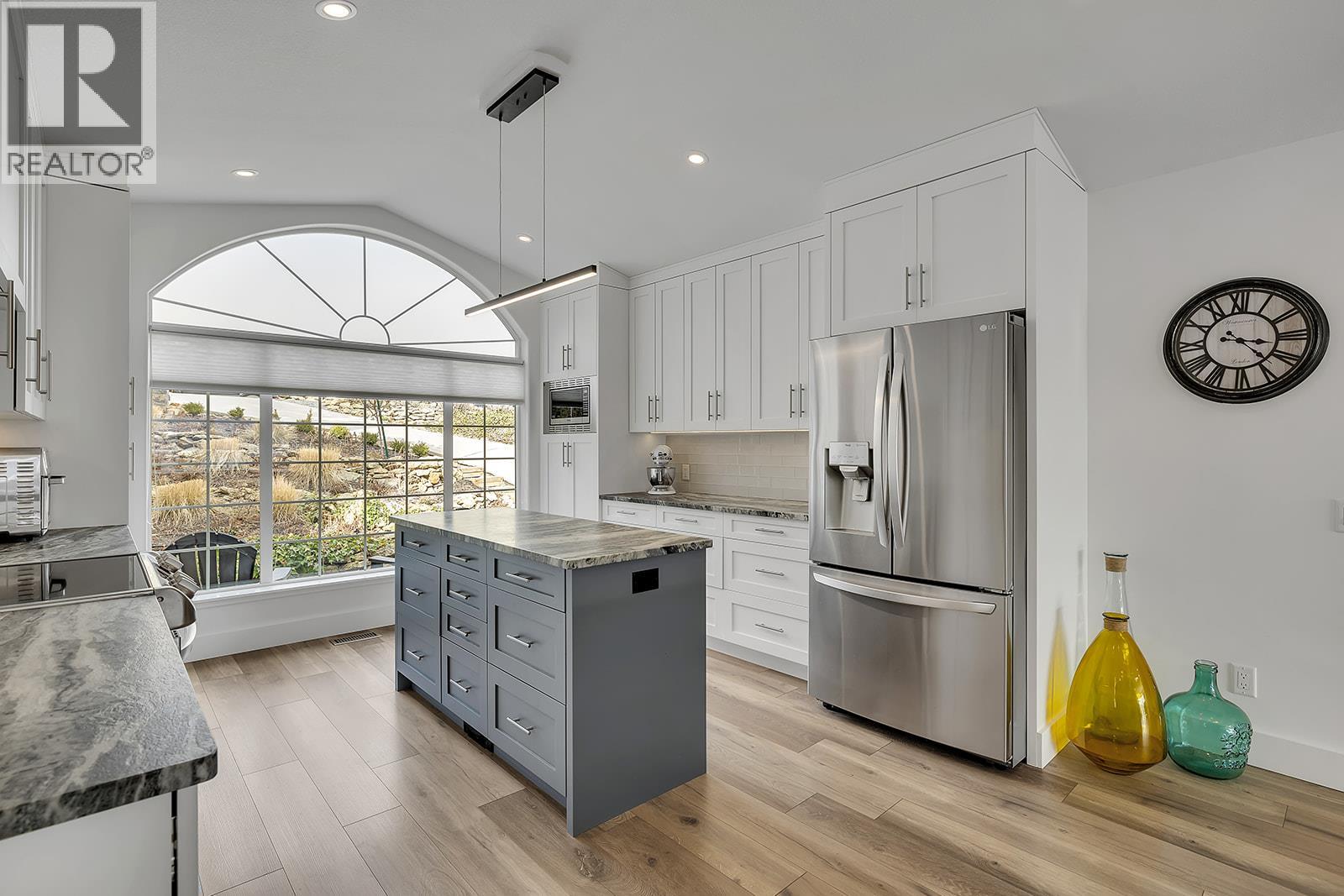 1405 Menu Road Property Photo 14
