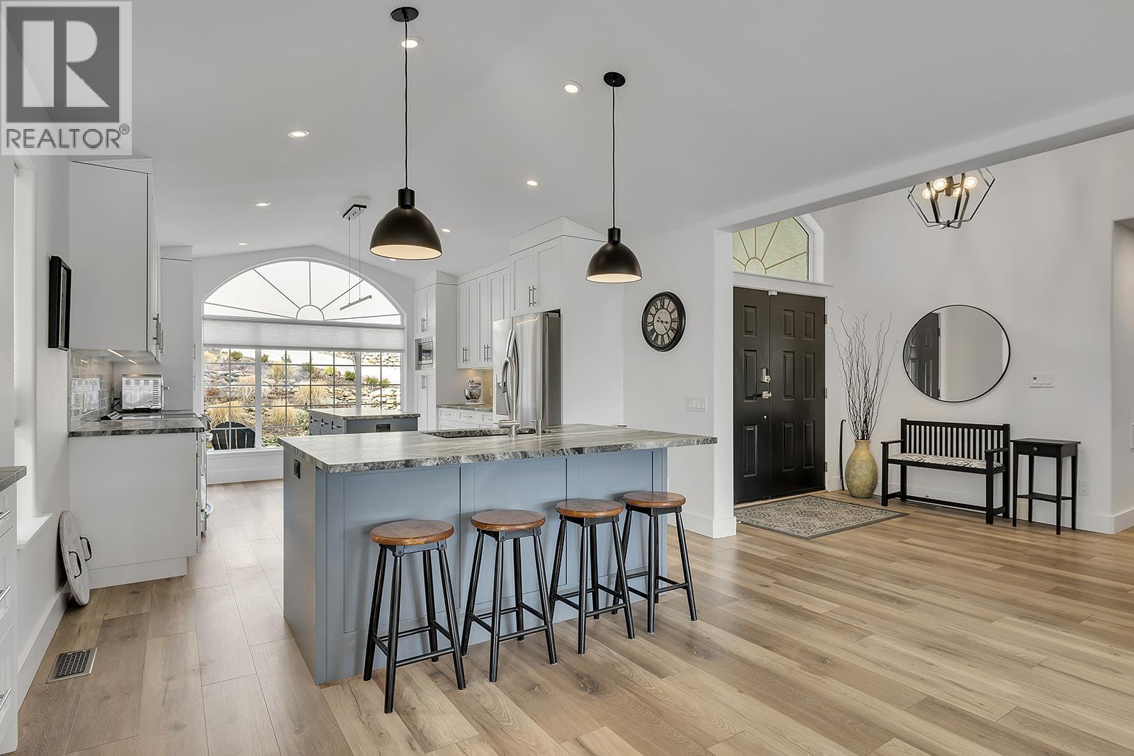 1405 Menu Road Property Photo 15