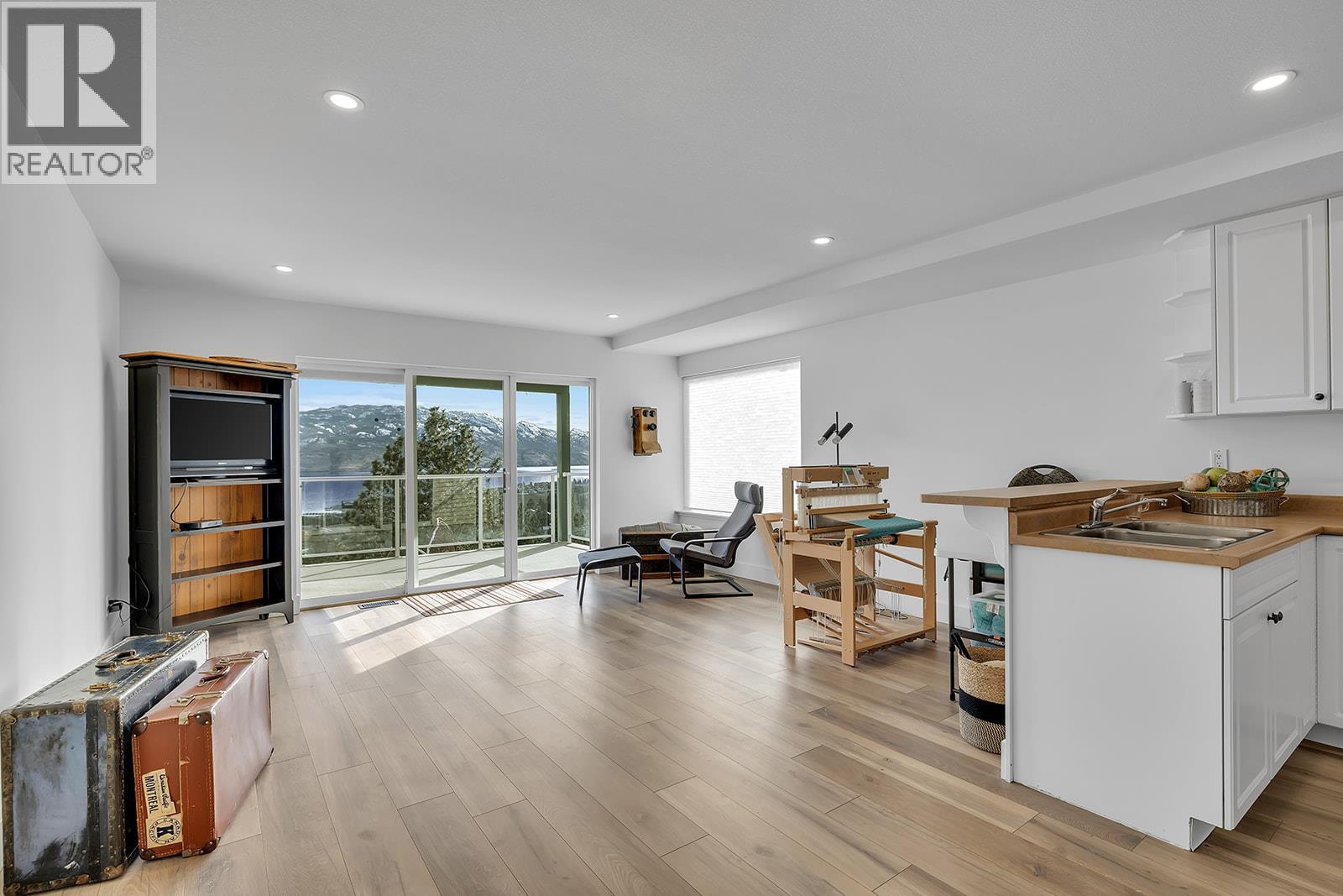 1405 Menu Road Property Photo 34