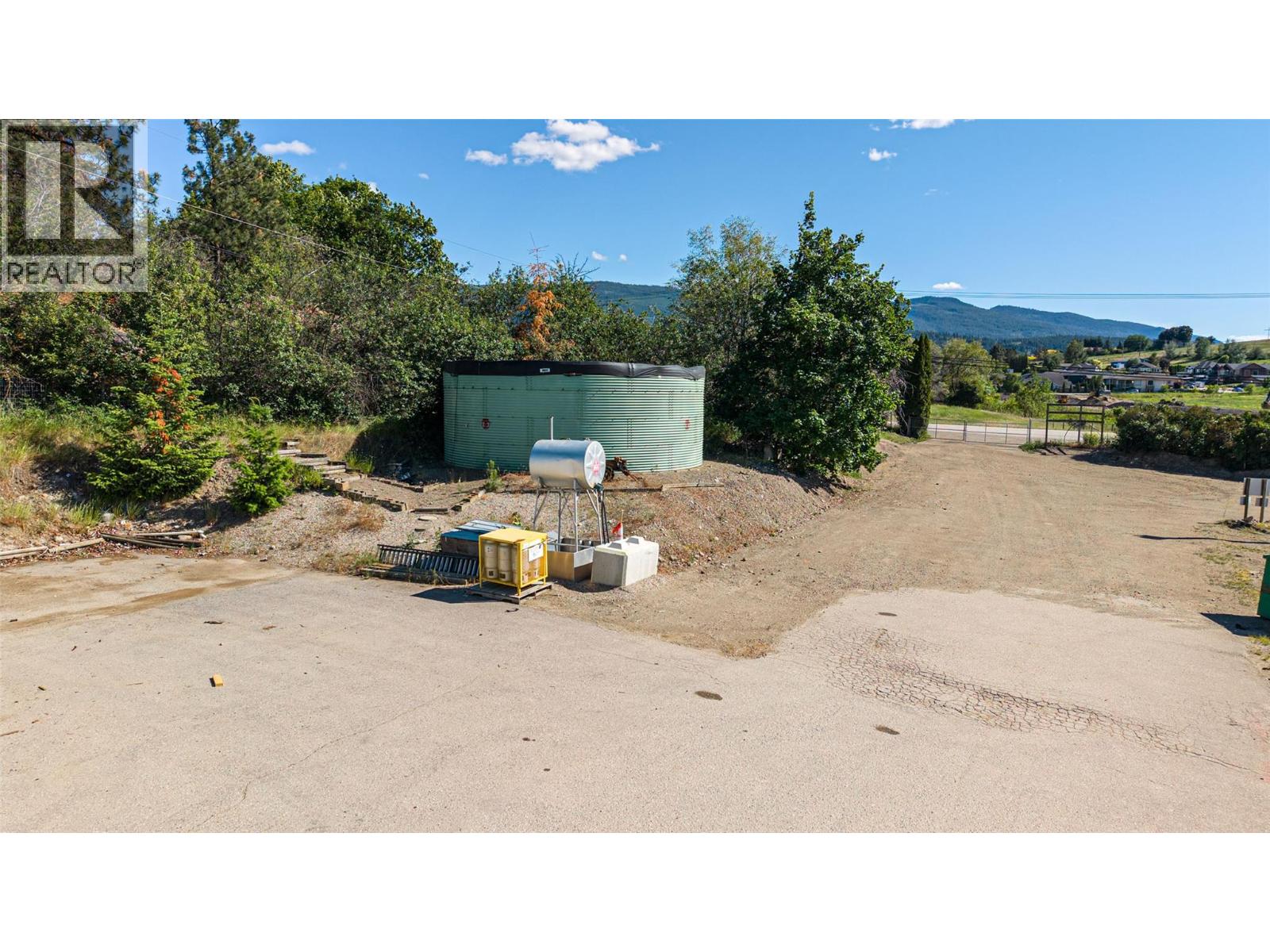 10003 6 Highway Property Photo 11