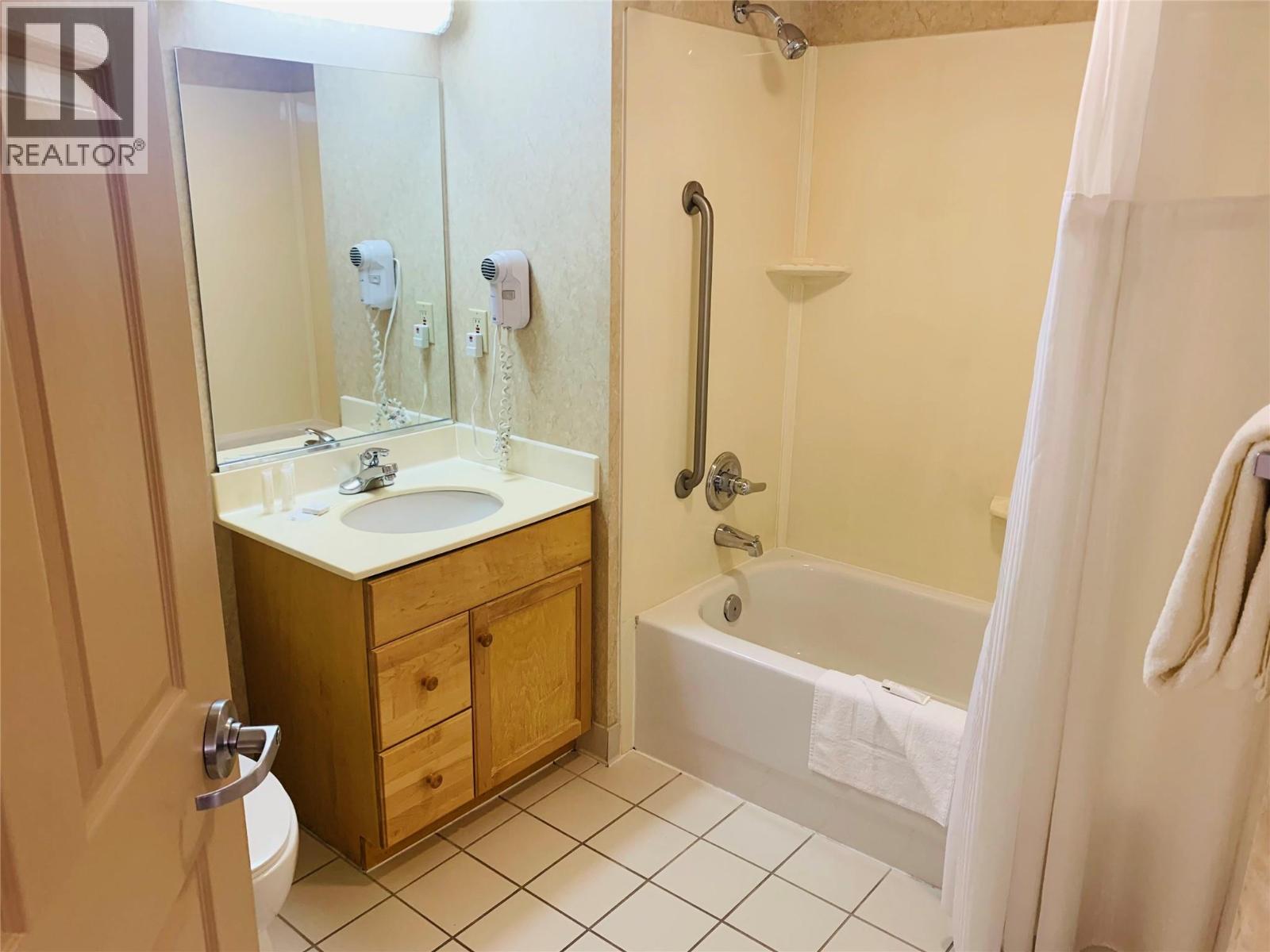 500 Stemwinder Drive Unit# 403 Property Photo 10