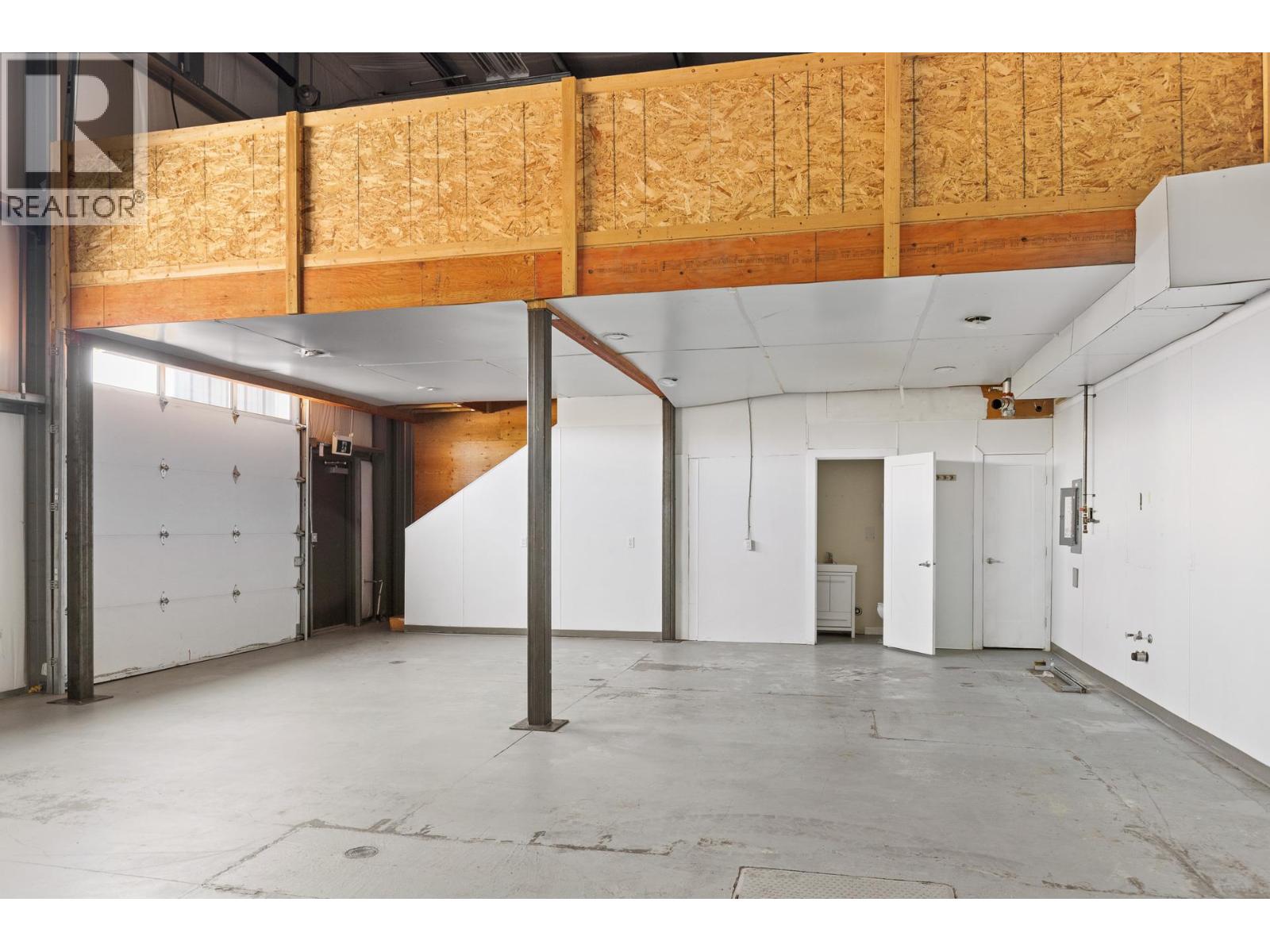 #301 - 3384 Carrington Road Property Photo 6