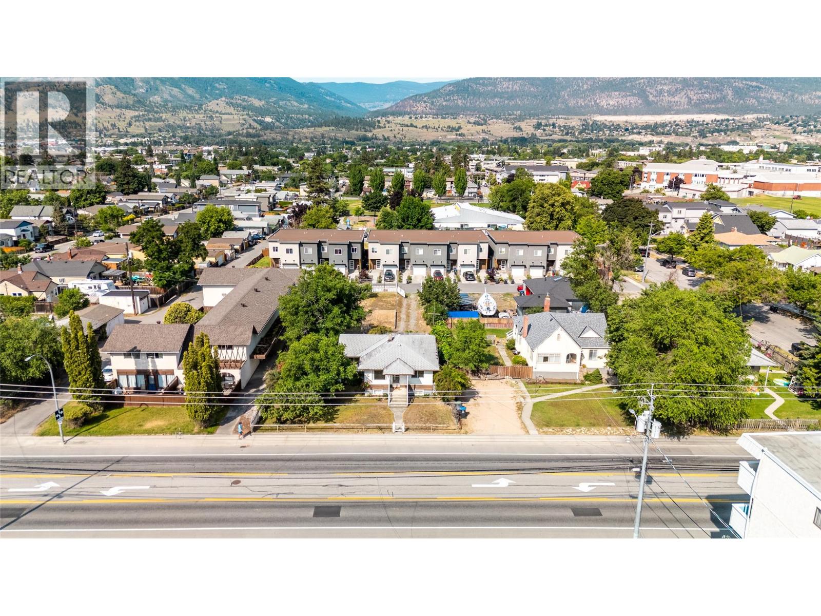 1049 Government Street Property Photo 2