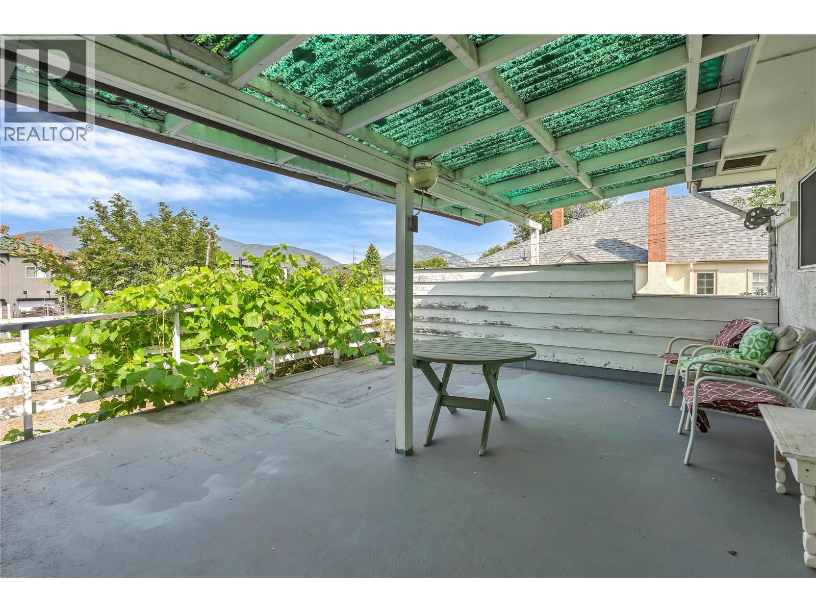 1049 Government Street Property Photo 17