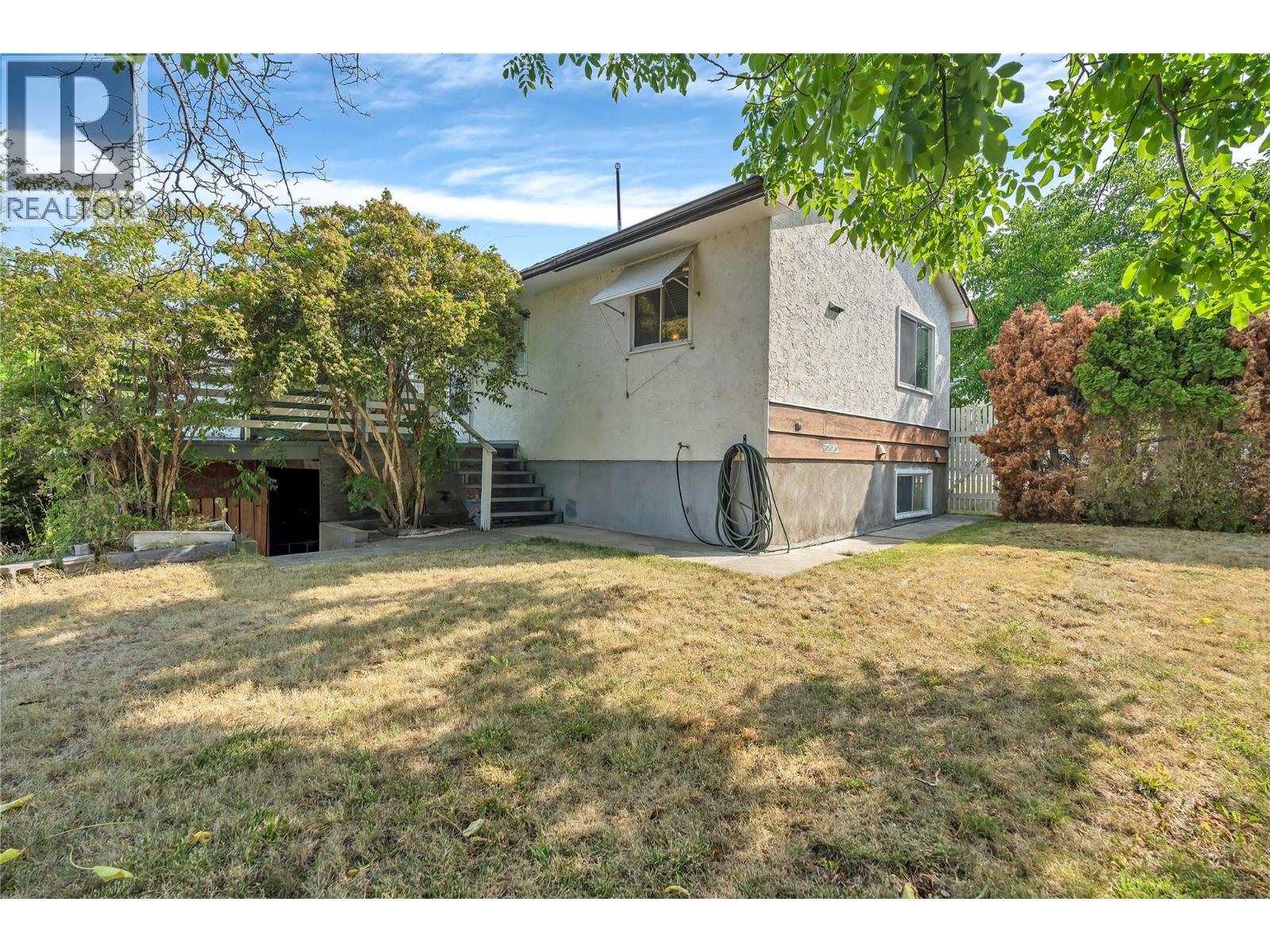 1049 Government Street Property Photo 19