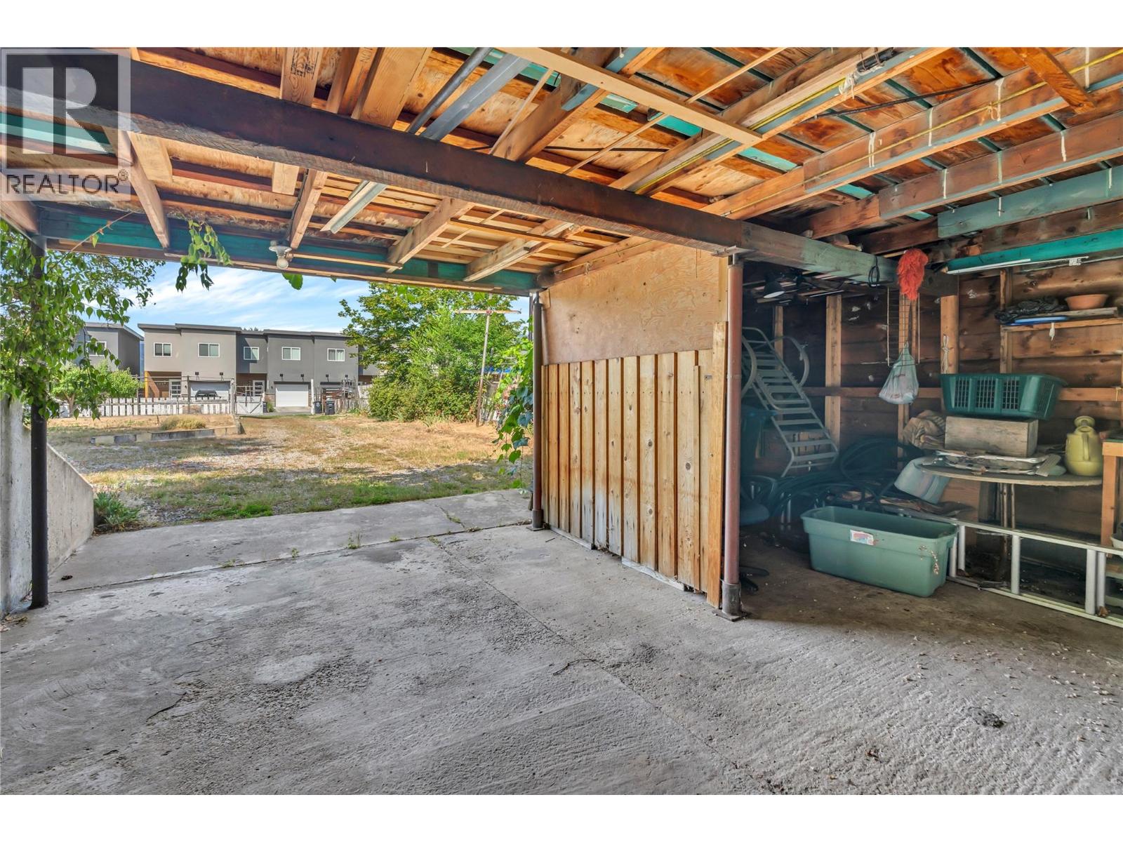 1049 Government Street Property Photo 20