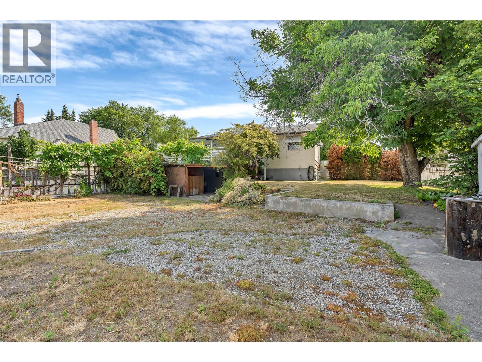1049 Government Street Property Photo 24