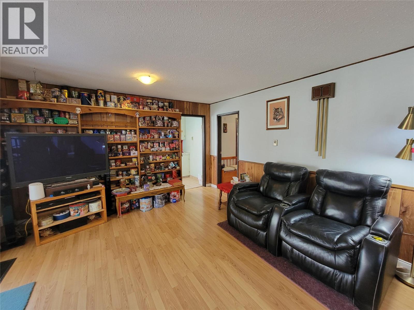 430 2nd Avenue Property Photo 14