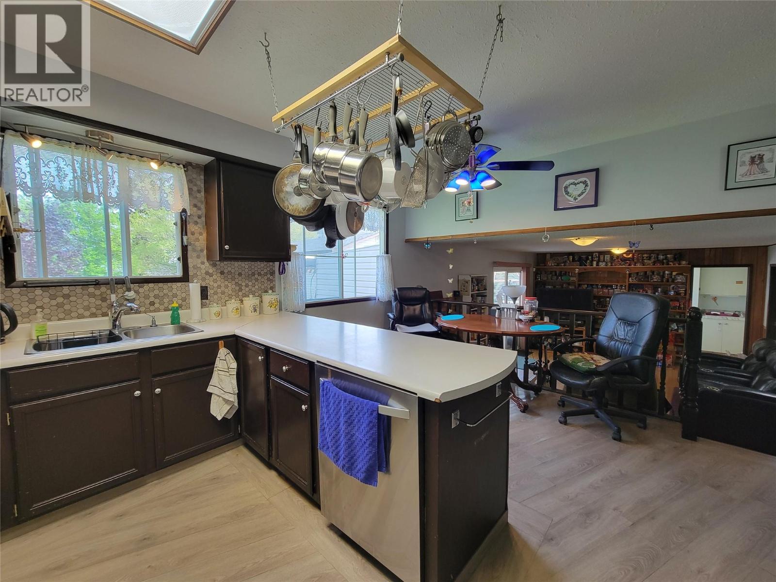 430 2nd Avenue Property Photo 21