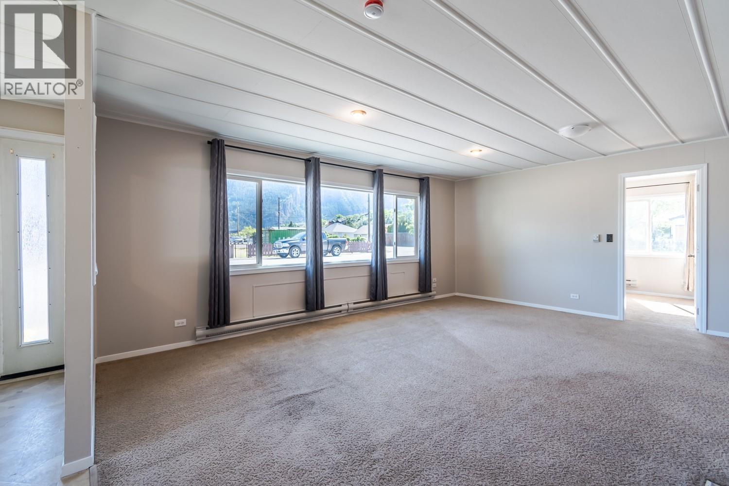 57 12th Avenue Property Photo 10