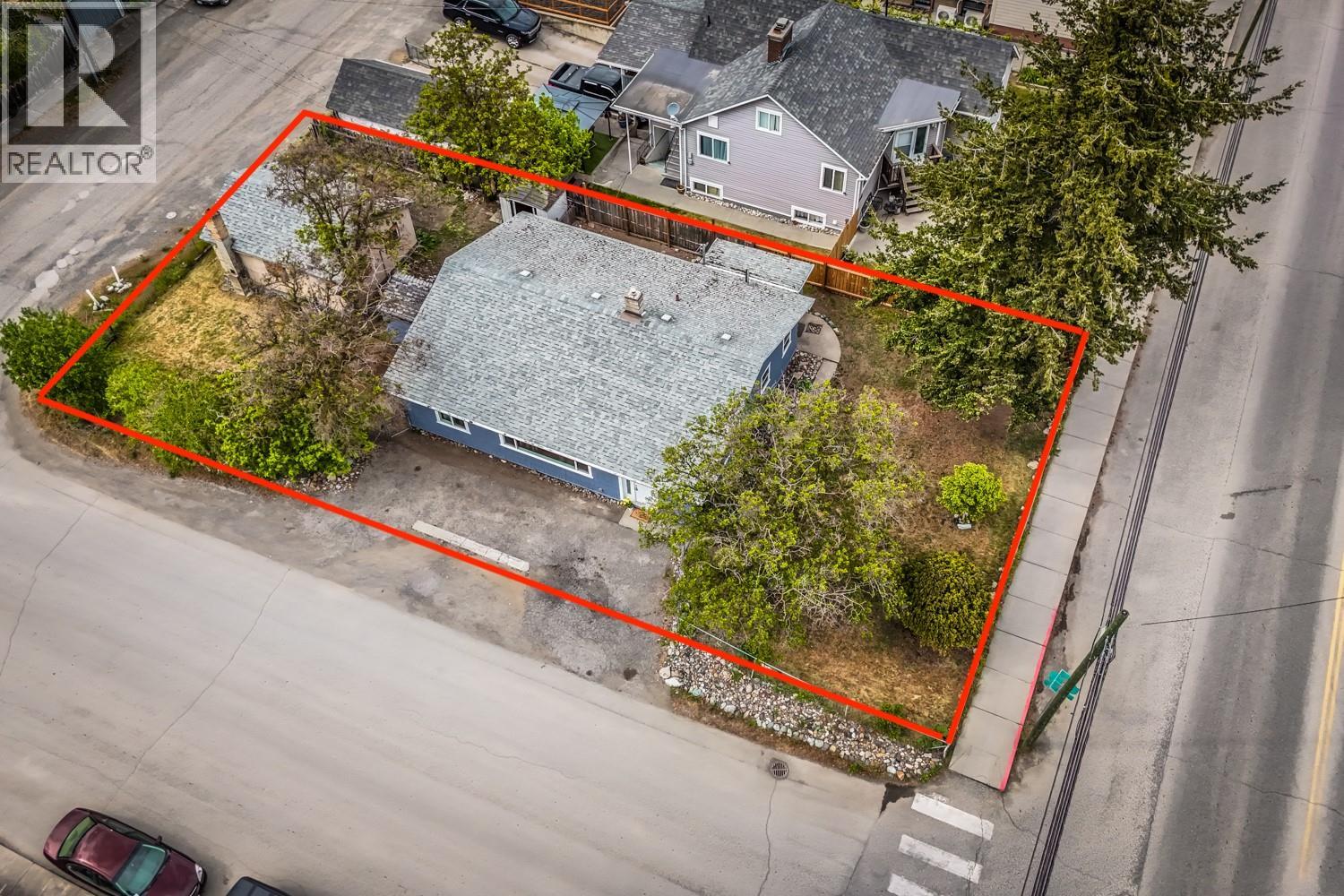 57 12th Avenue Property Photo 11