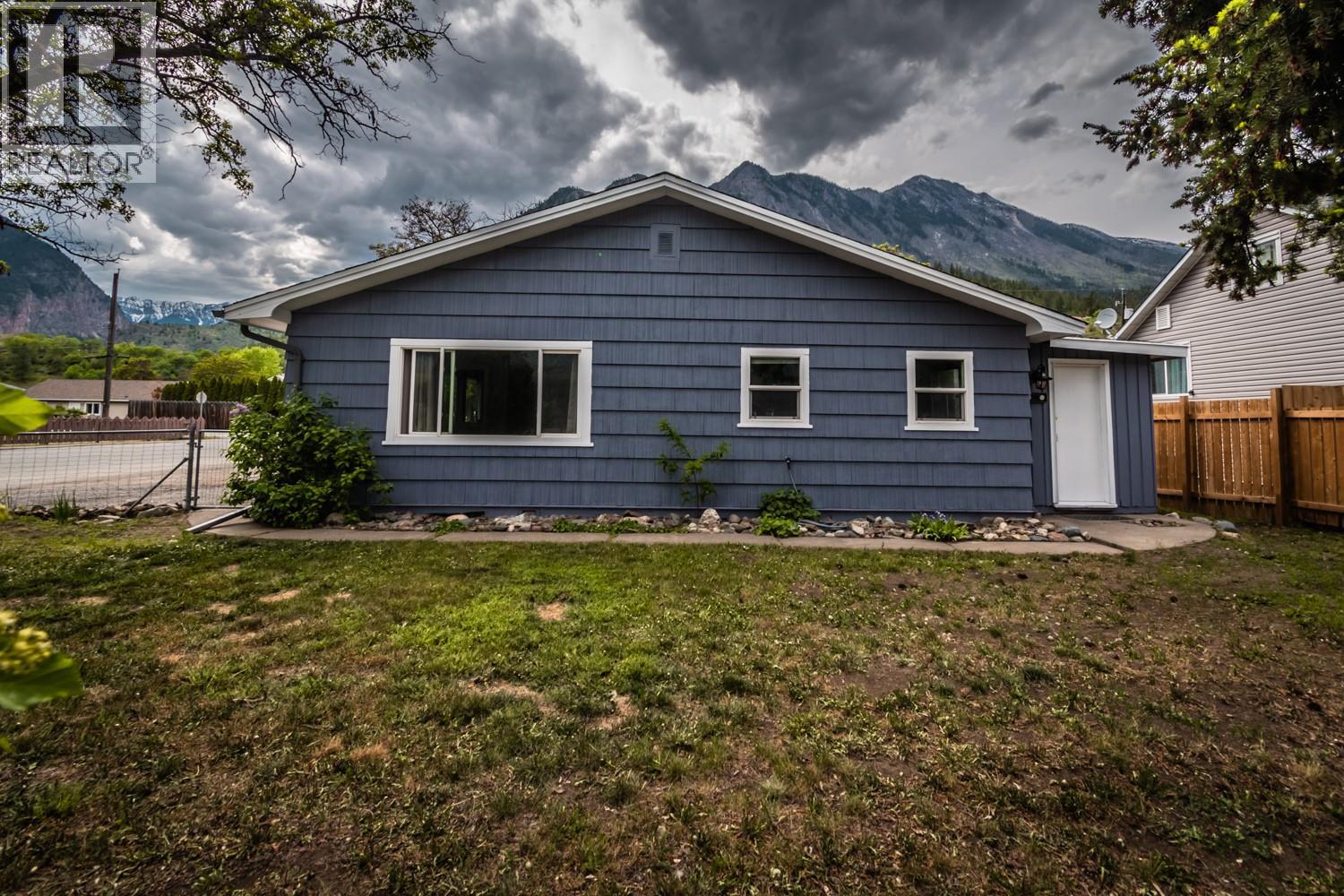 57 12th Avenue Property Photo 12