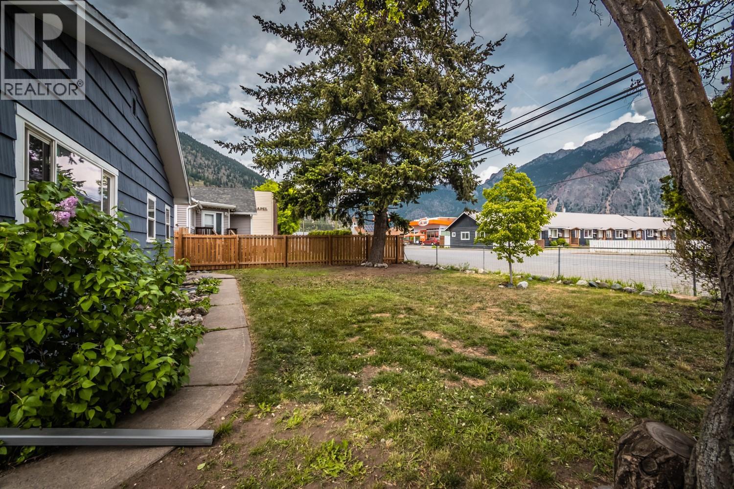 57 12th Avenue Property Photo 13
