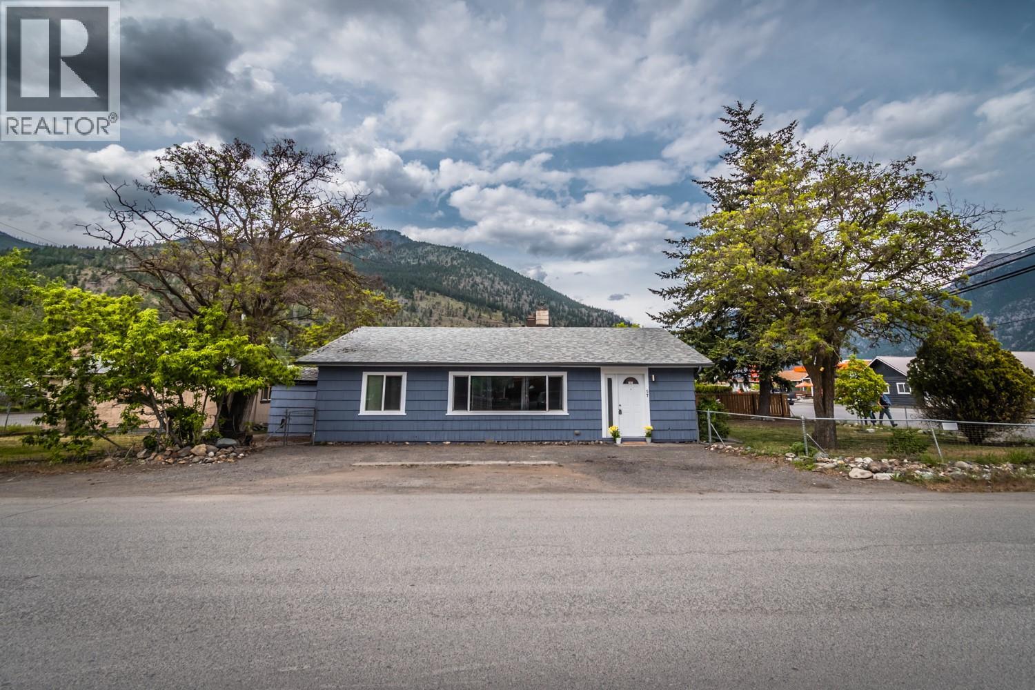 57 12th Avenue Property Photo 14