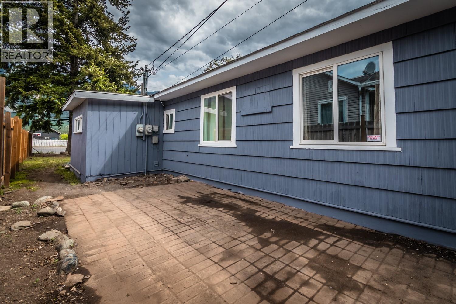 57 12th Avenue Property Photo 17