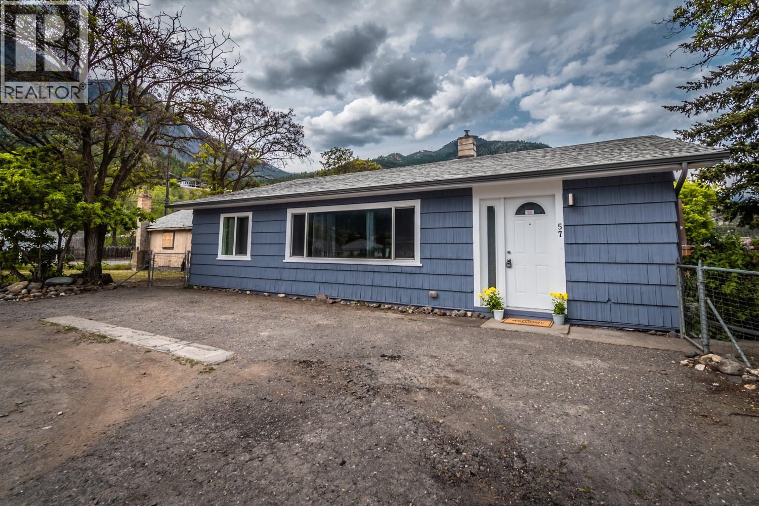 57 12th Avenue Property Photo 39
