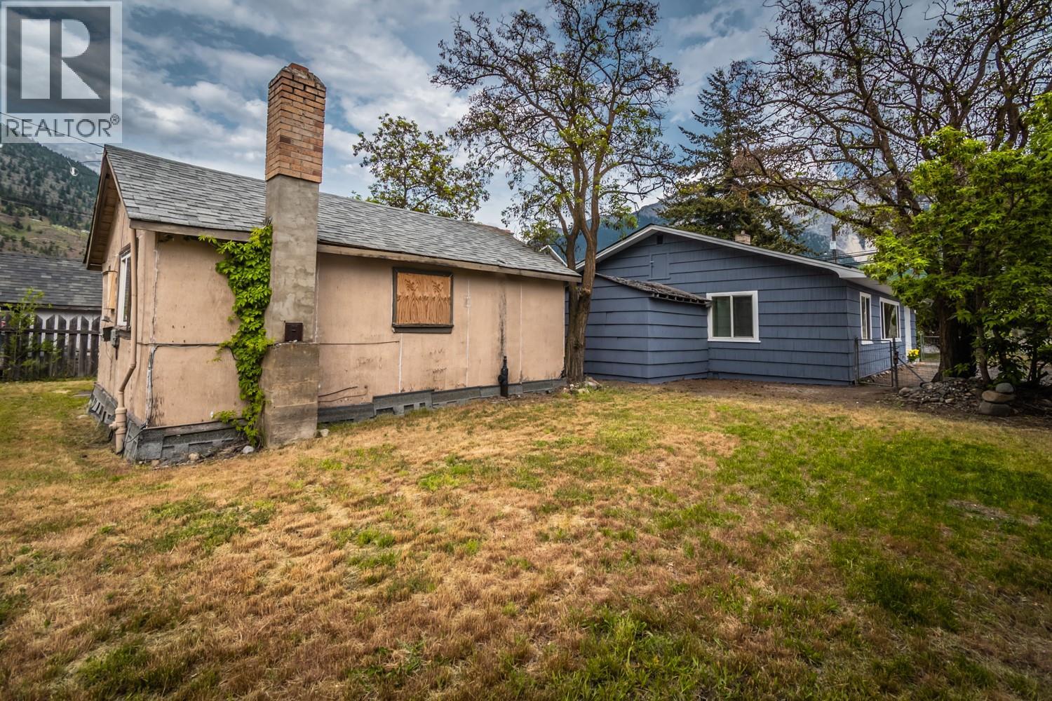 57 12th Avenue Property Photo 43