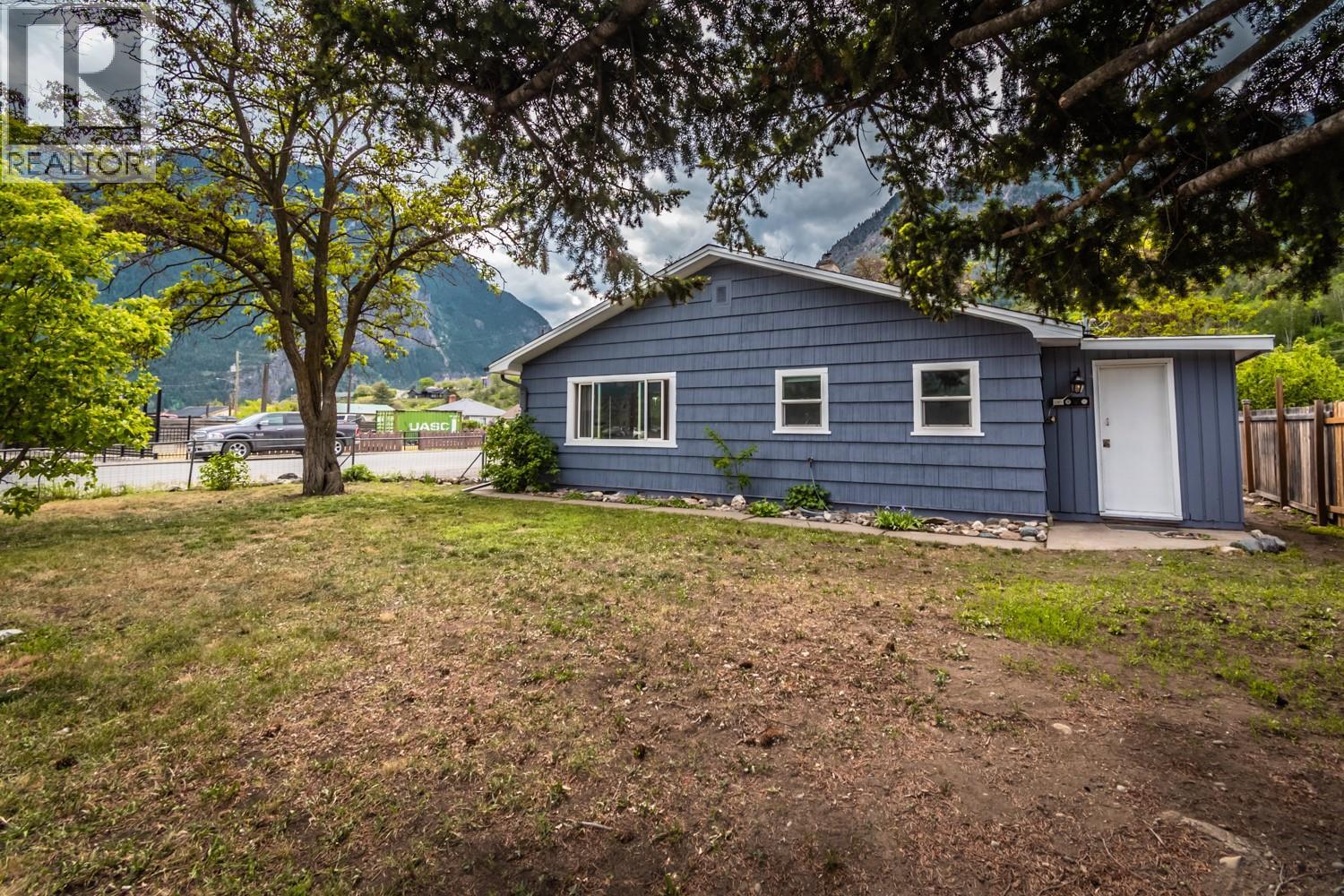 57 12th Avenue Property Photo 44
