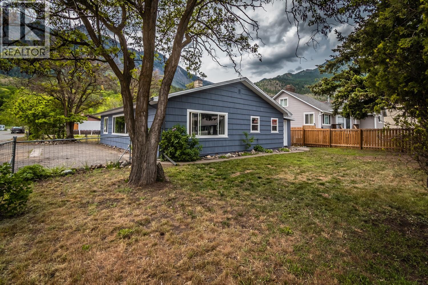 57 12th Avenue Property Photo 45