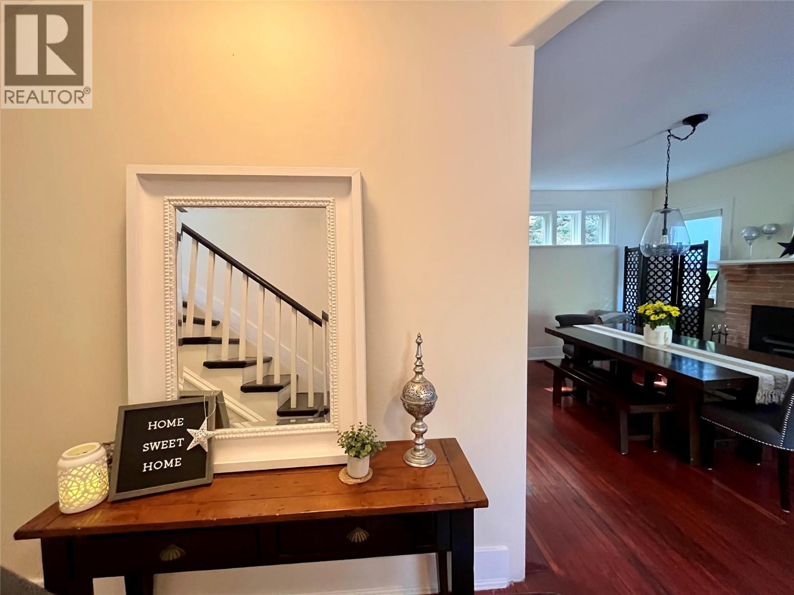 2070 Riverside Avenue Property Photo 8