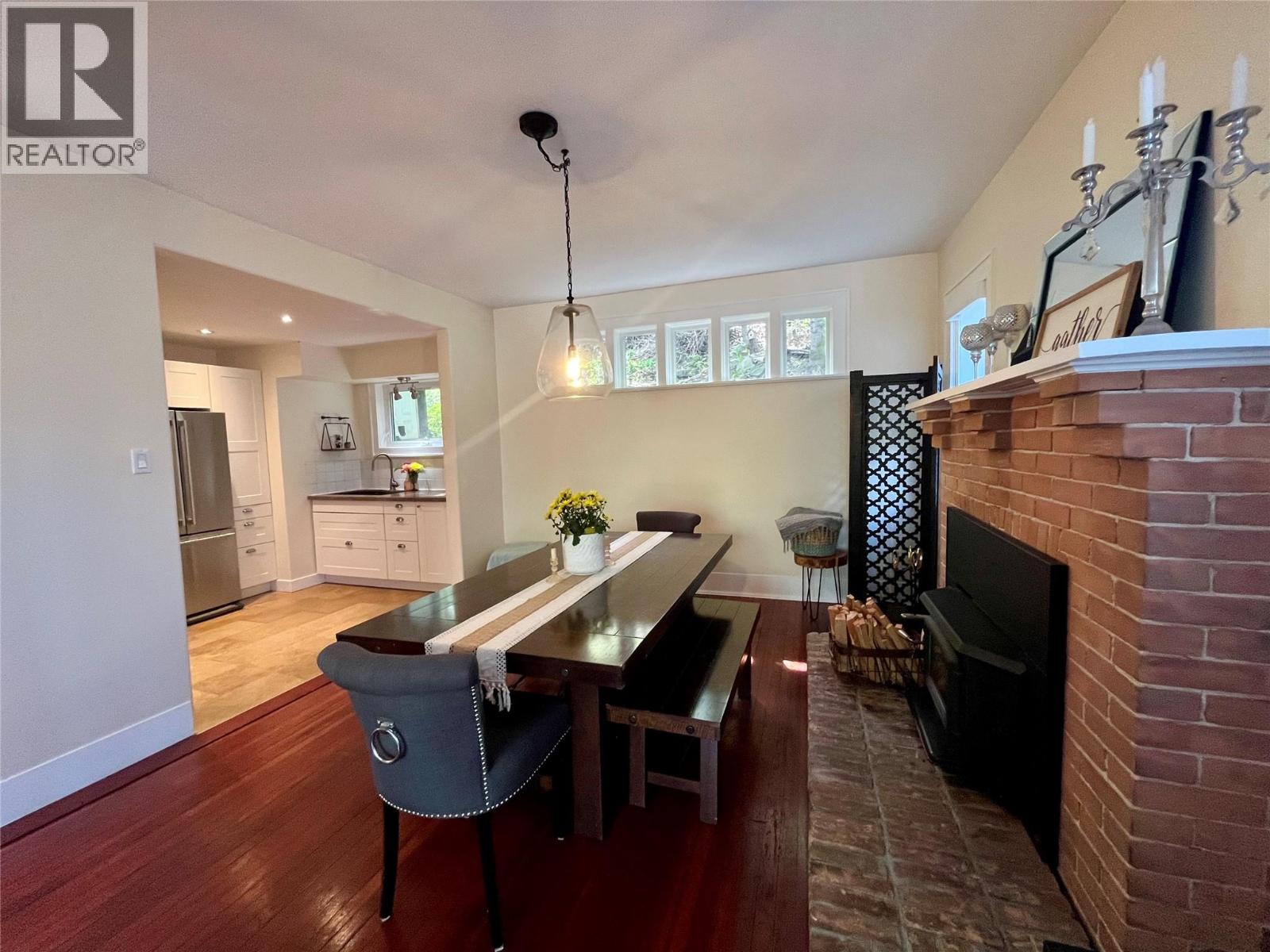 2070 Riverside Avenue Property Photo 11