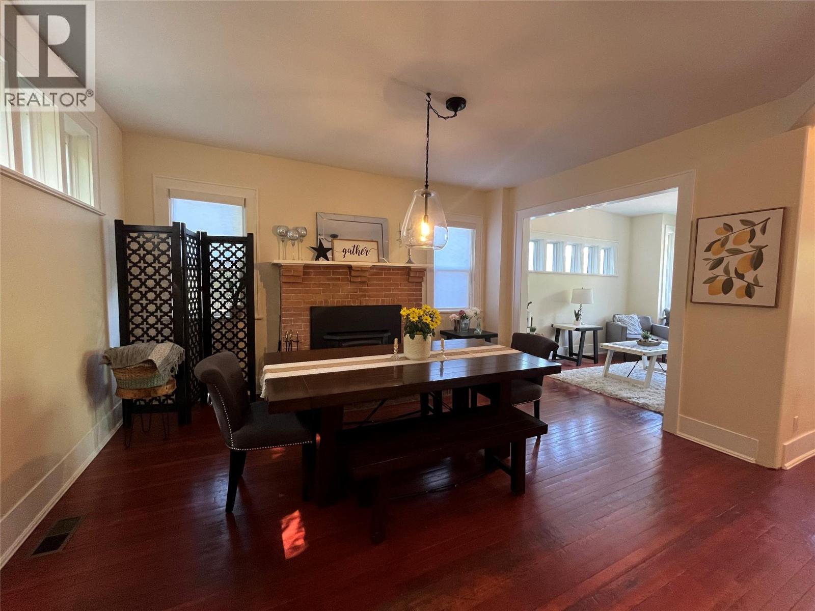 2070 Riverside Avenue Property Photo 13