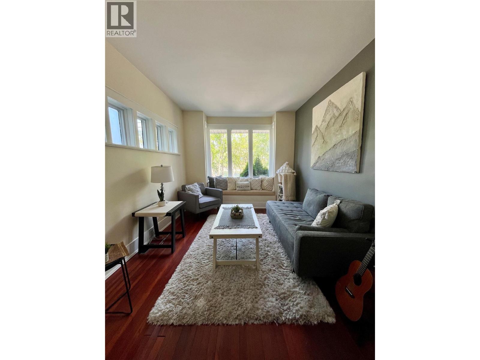 2070 Riverside Avenue Property Photo 16