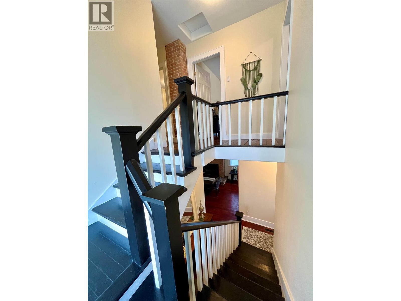 2070 Riverside Avenue Property Photo 21