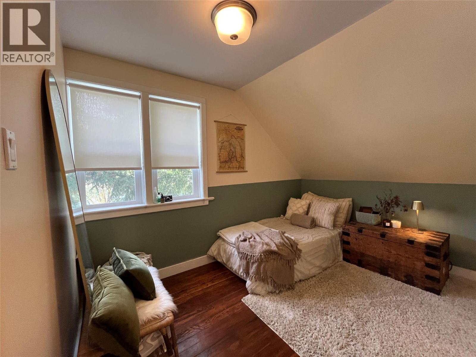 2070 Riverside Avenue Property Photo 26