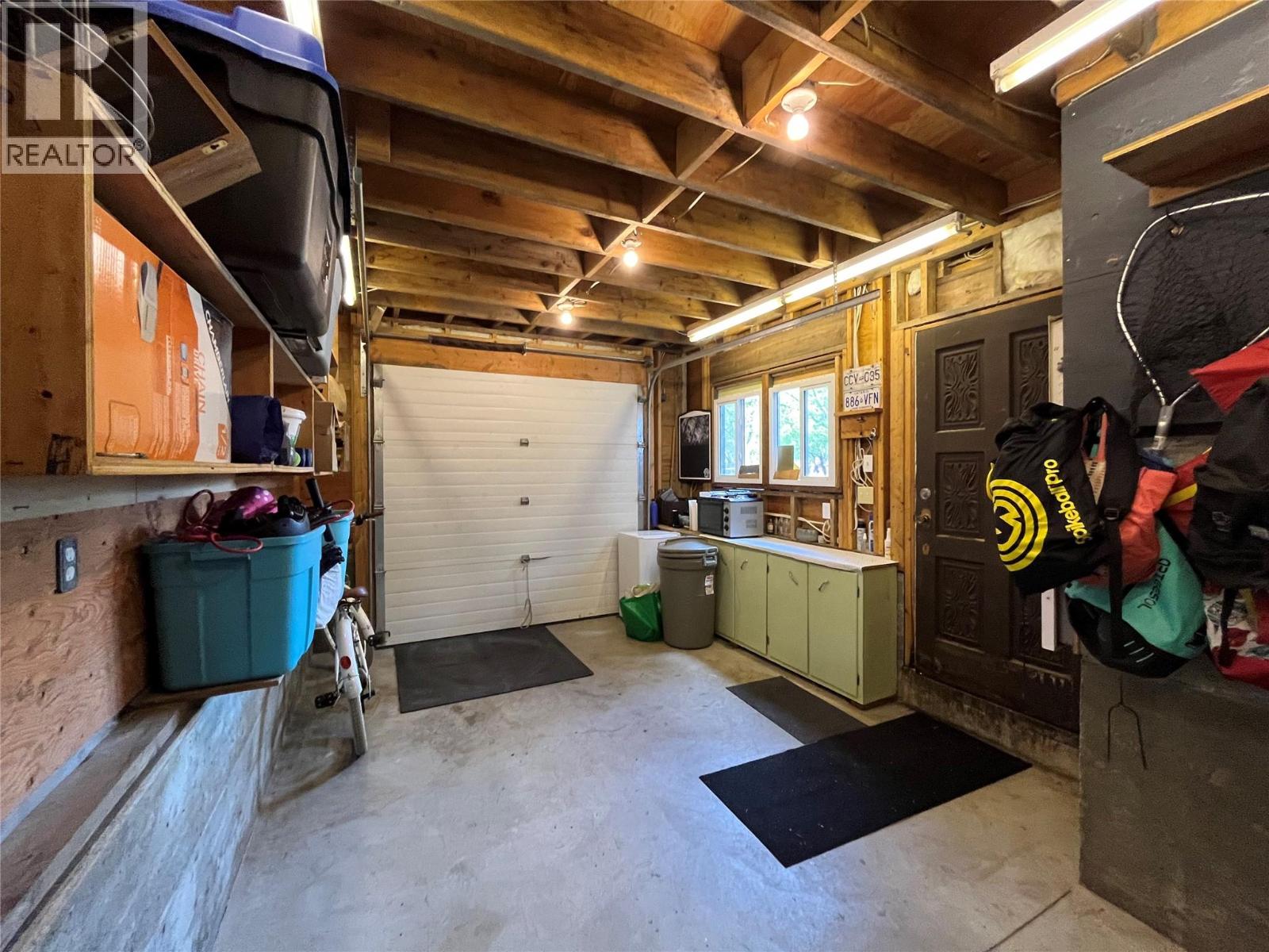 2070 Riverside Avenue Property Photo 44