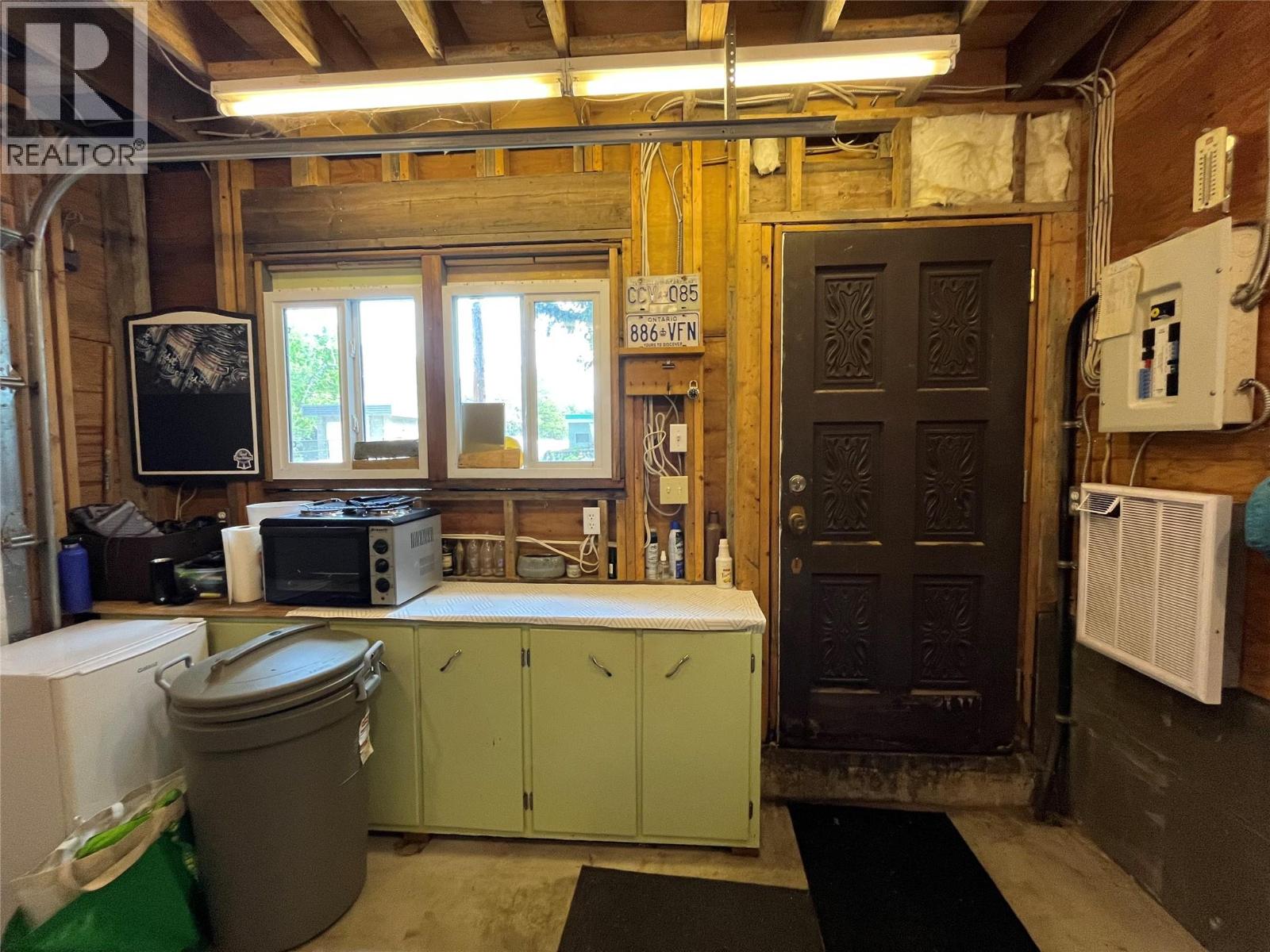 2070 Riverside Avenue Property Photo 45