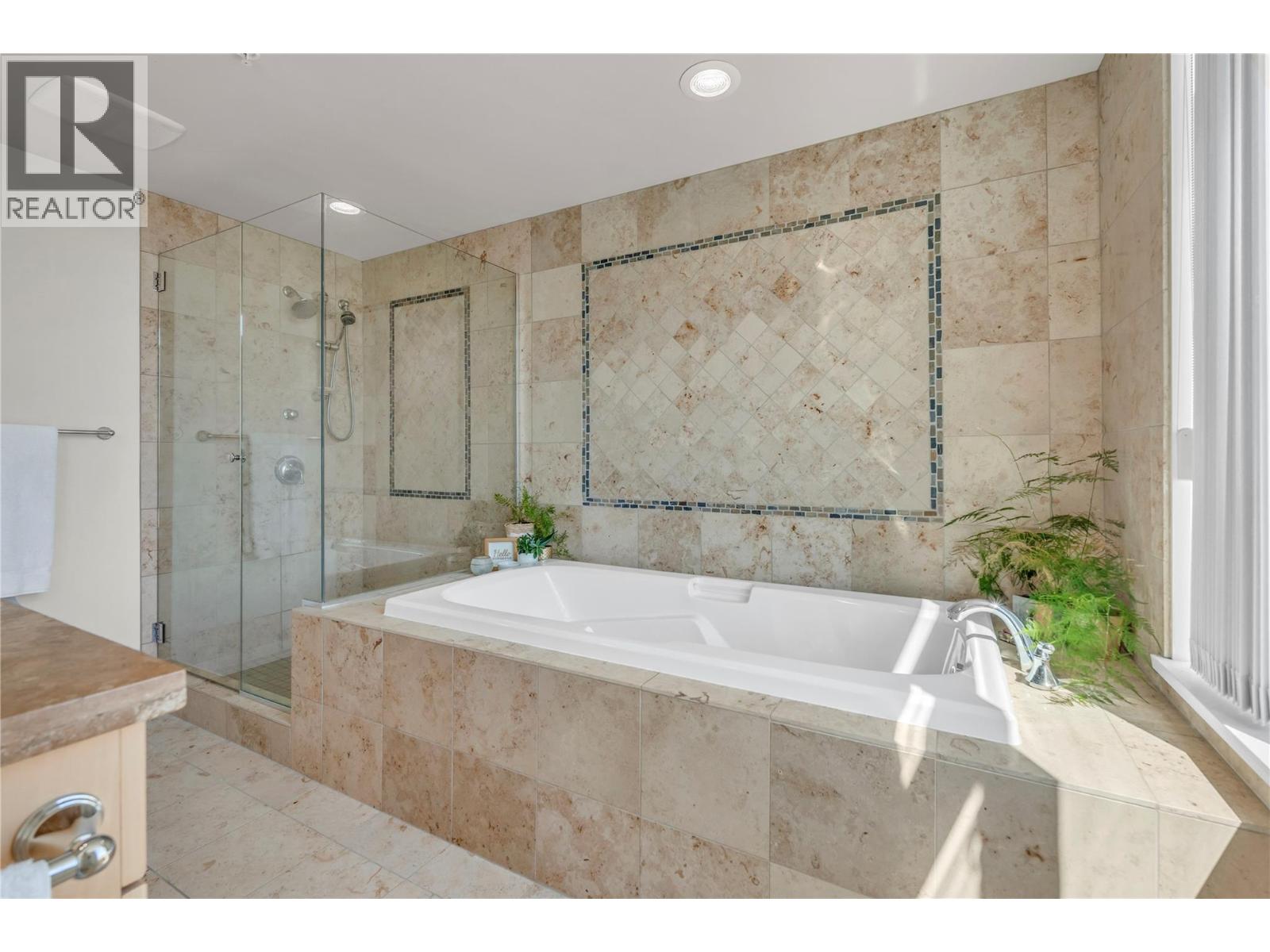 160 Lakeshore Drive Unit# 1006 Property Photo 22